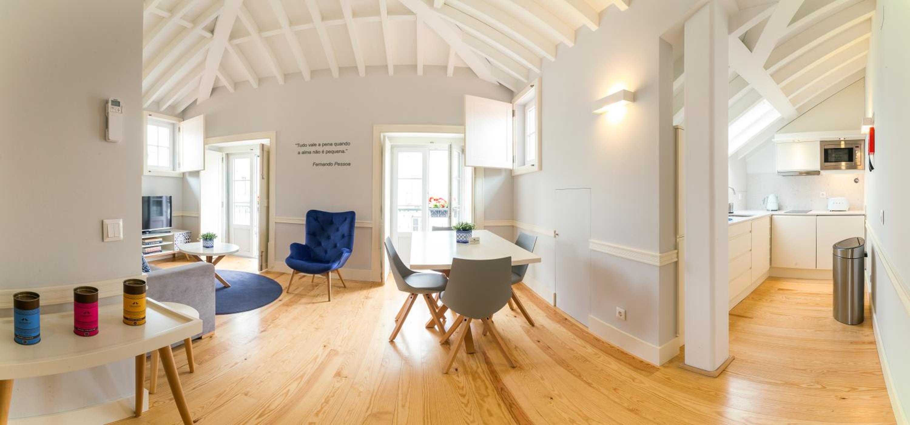 Deluxe One-Bedroom Apartment