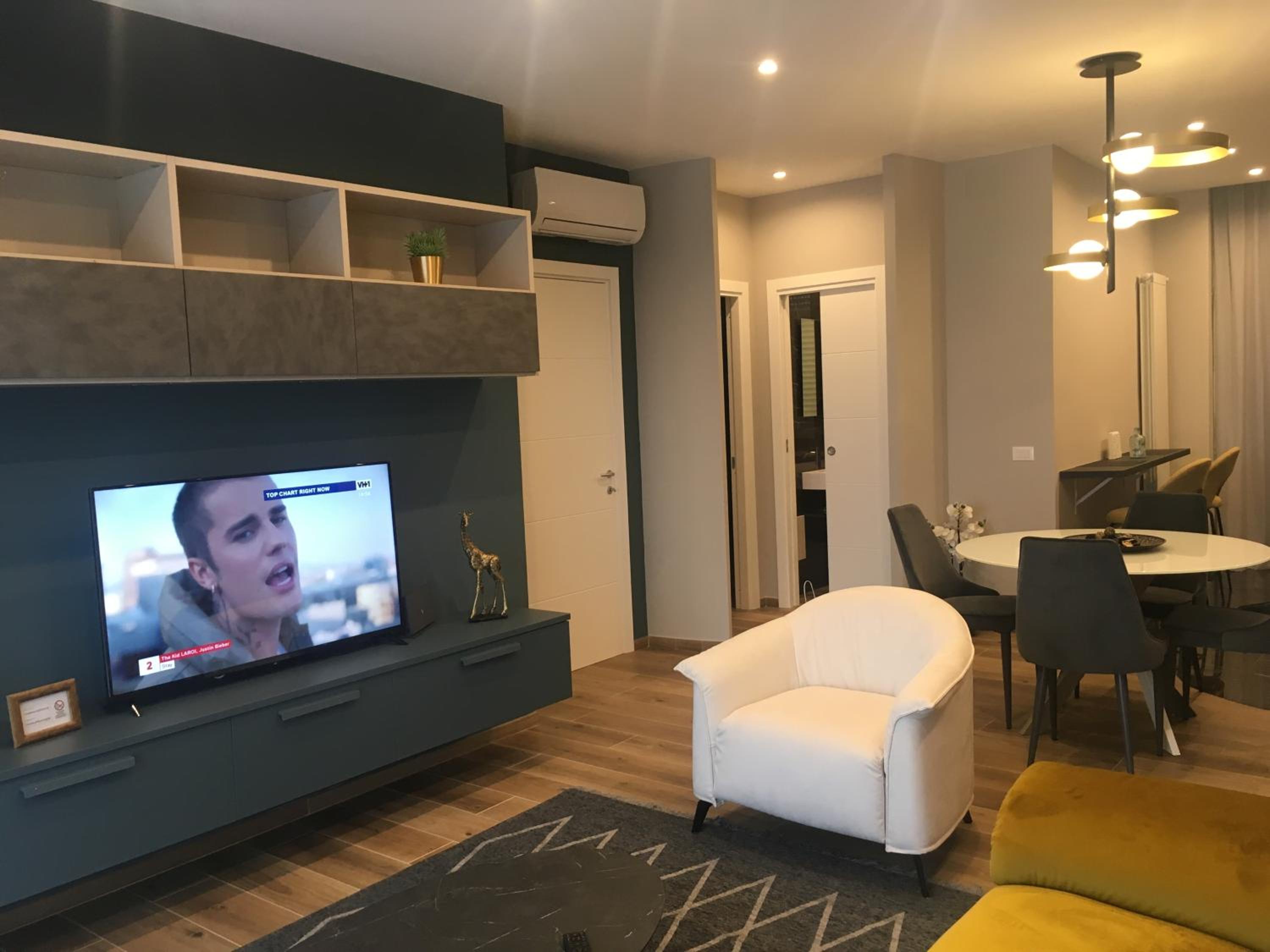One-Bedroom Apartment - Photo 30
