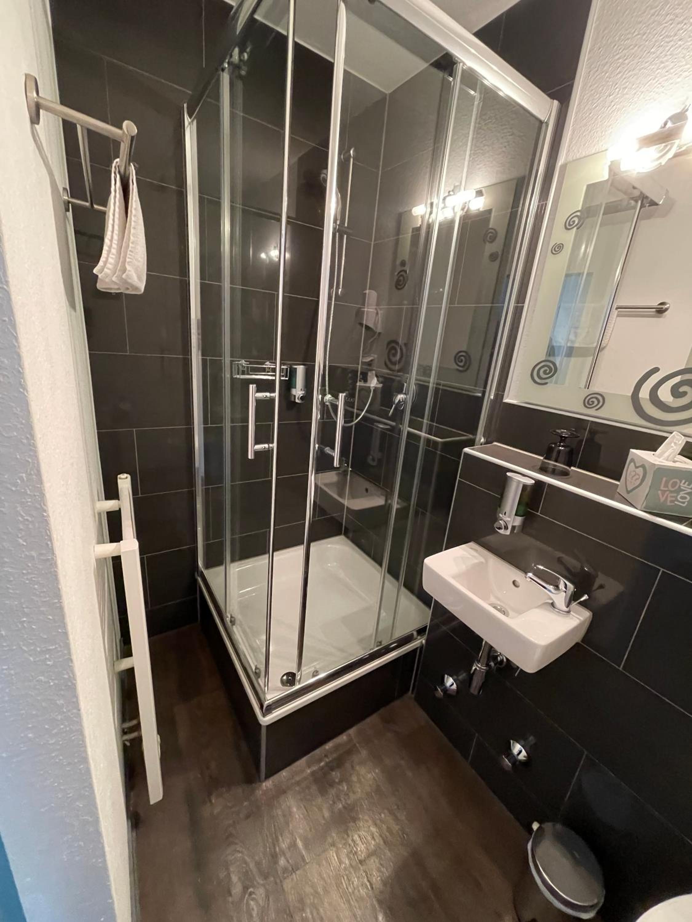 Single Room with Shower photo 1