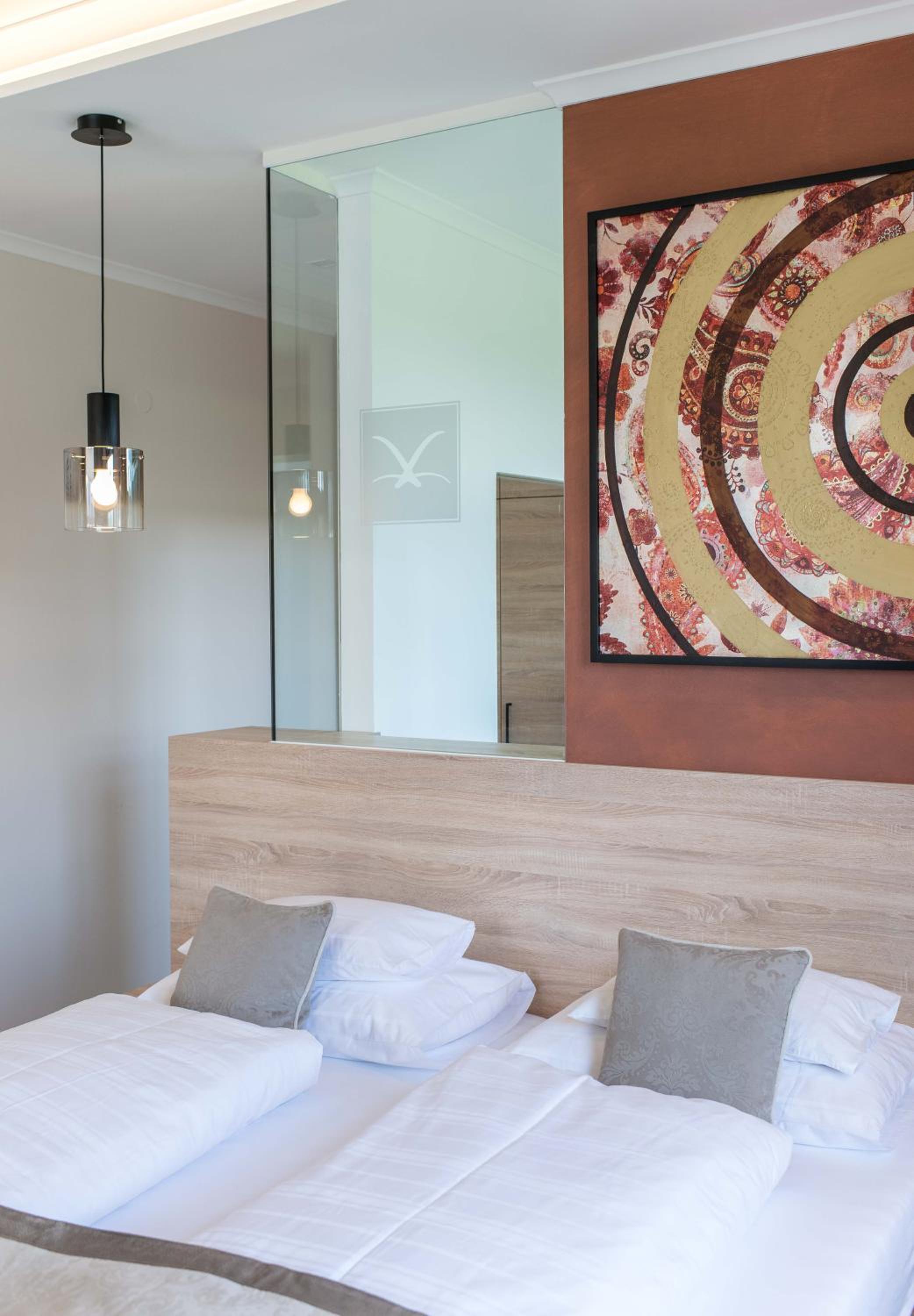 Suite with Lake View and Balcony or Terrace photo 2