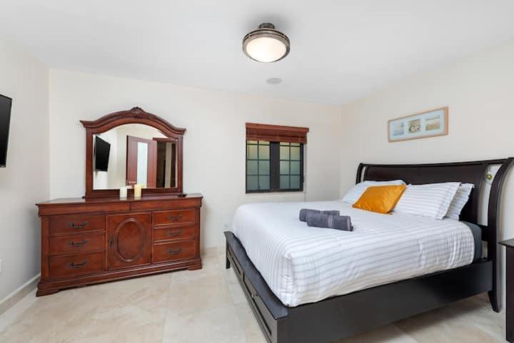 Villa photo 1