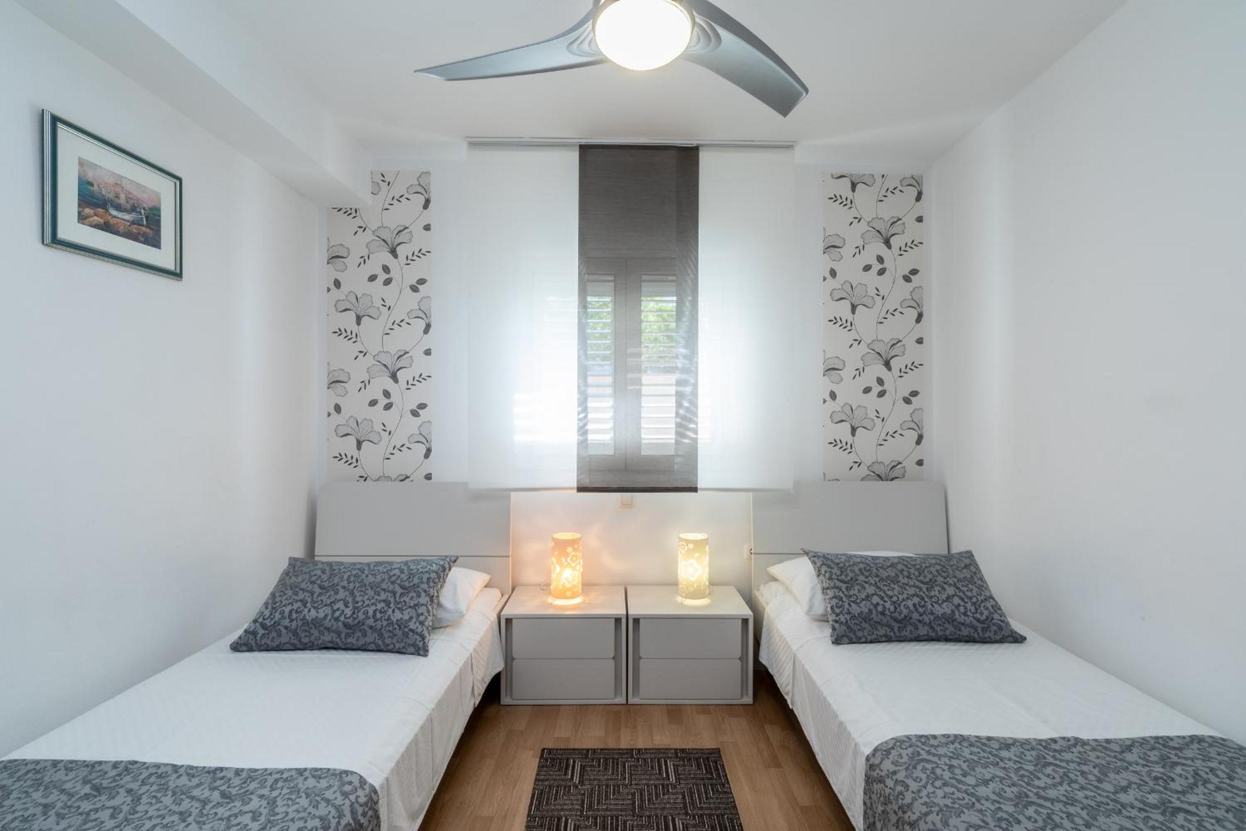 Apartment with Terrace photo 2