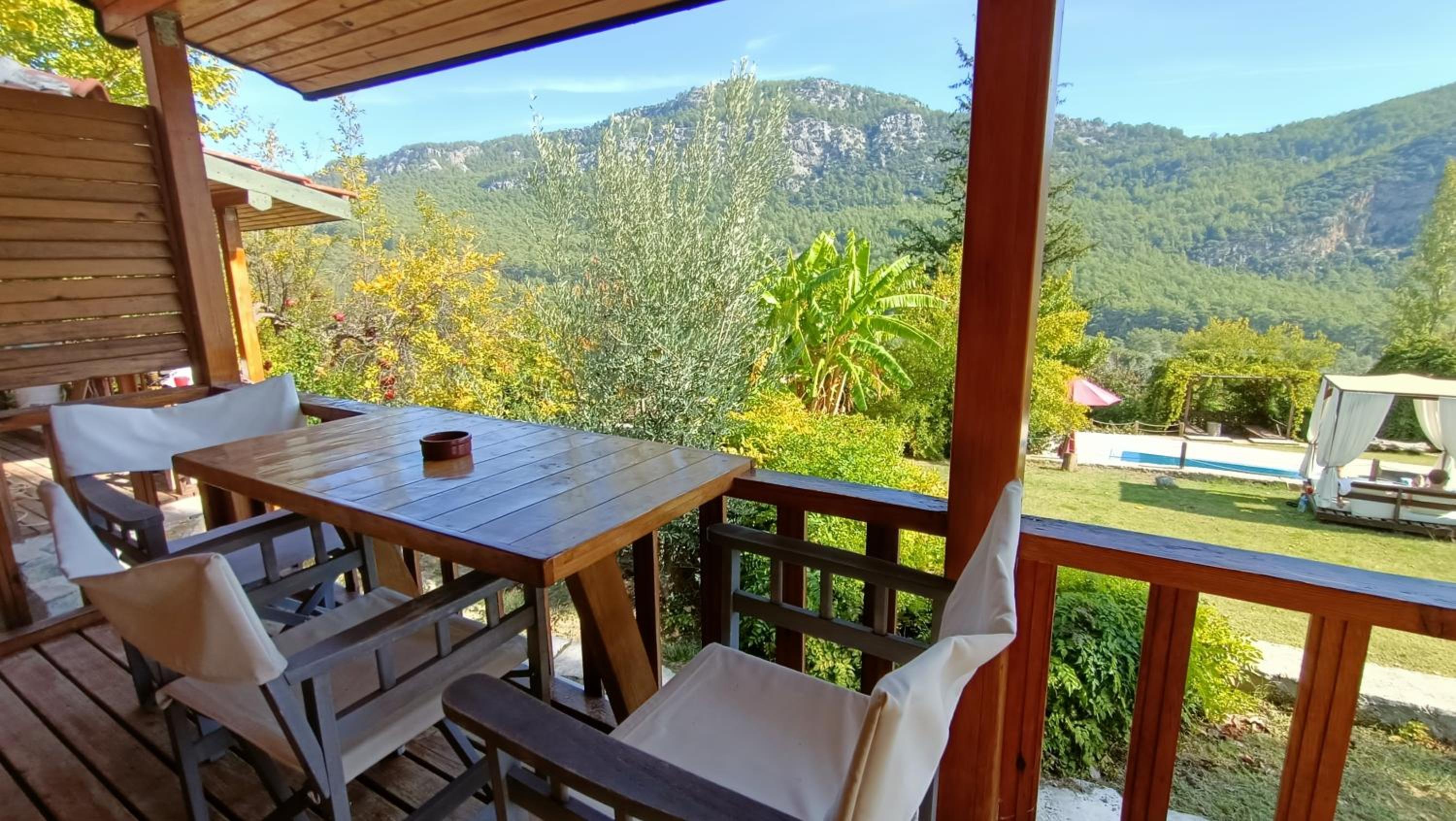 Superior Bungalow photo 2