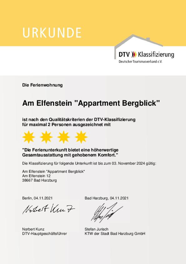 Apartment with Mountain View