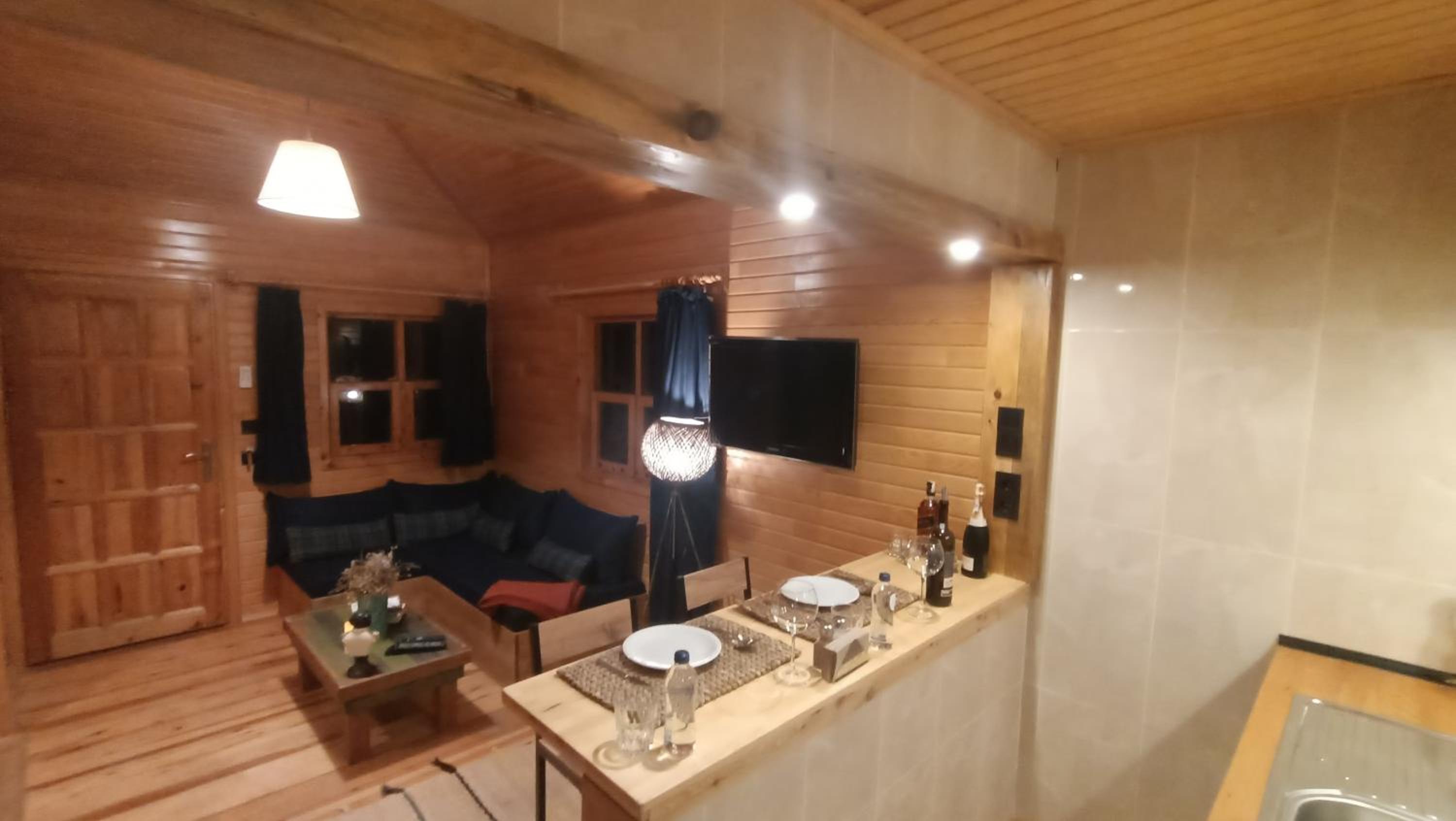 Superior Bungalow photo 3