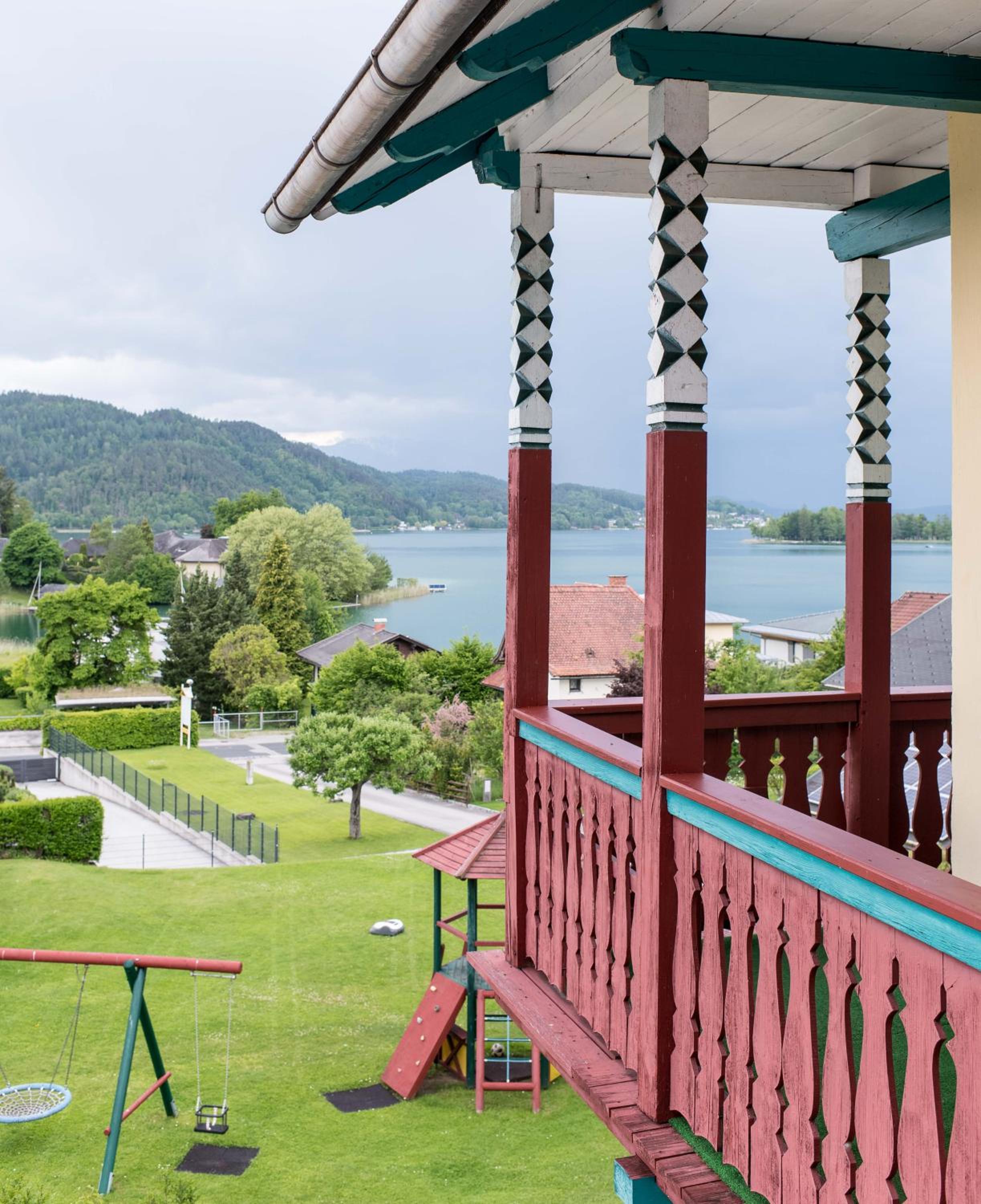 Double Room with Balcony and Garden View photo 2