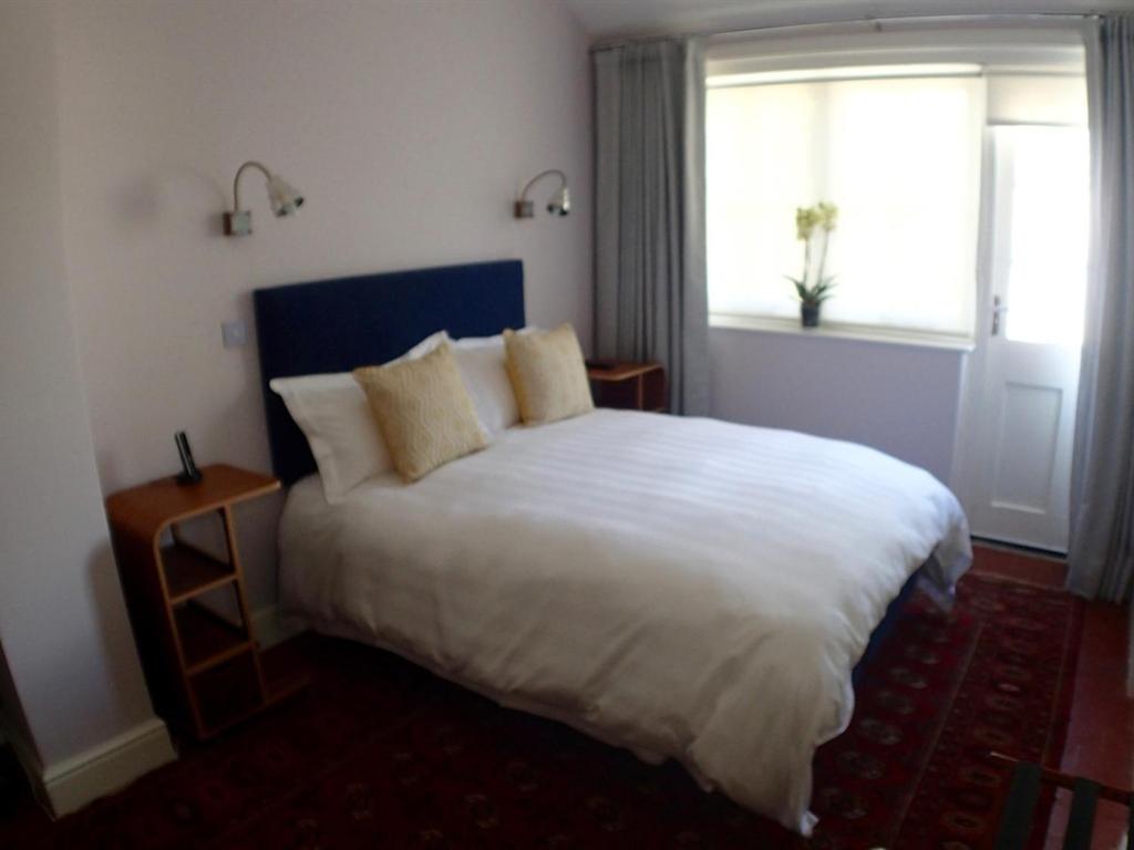 Double Room with Private Bathroom photo 2
