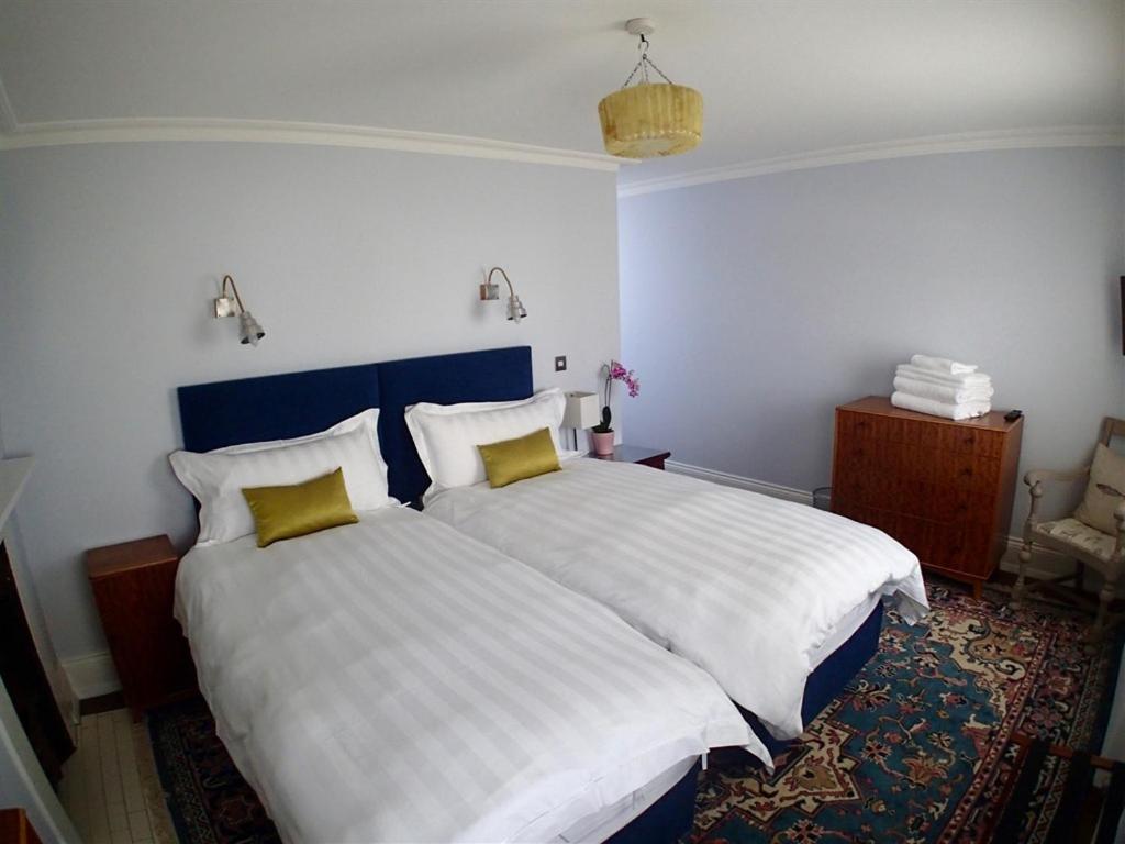 Standard Twin Room photo 3