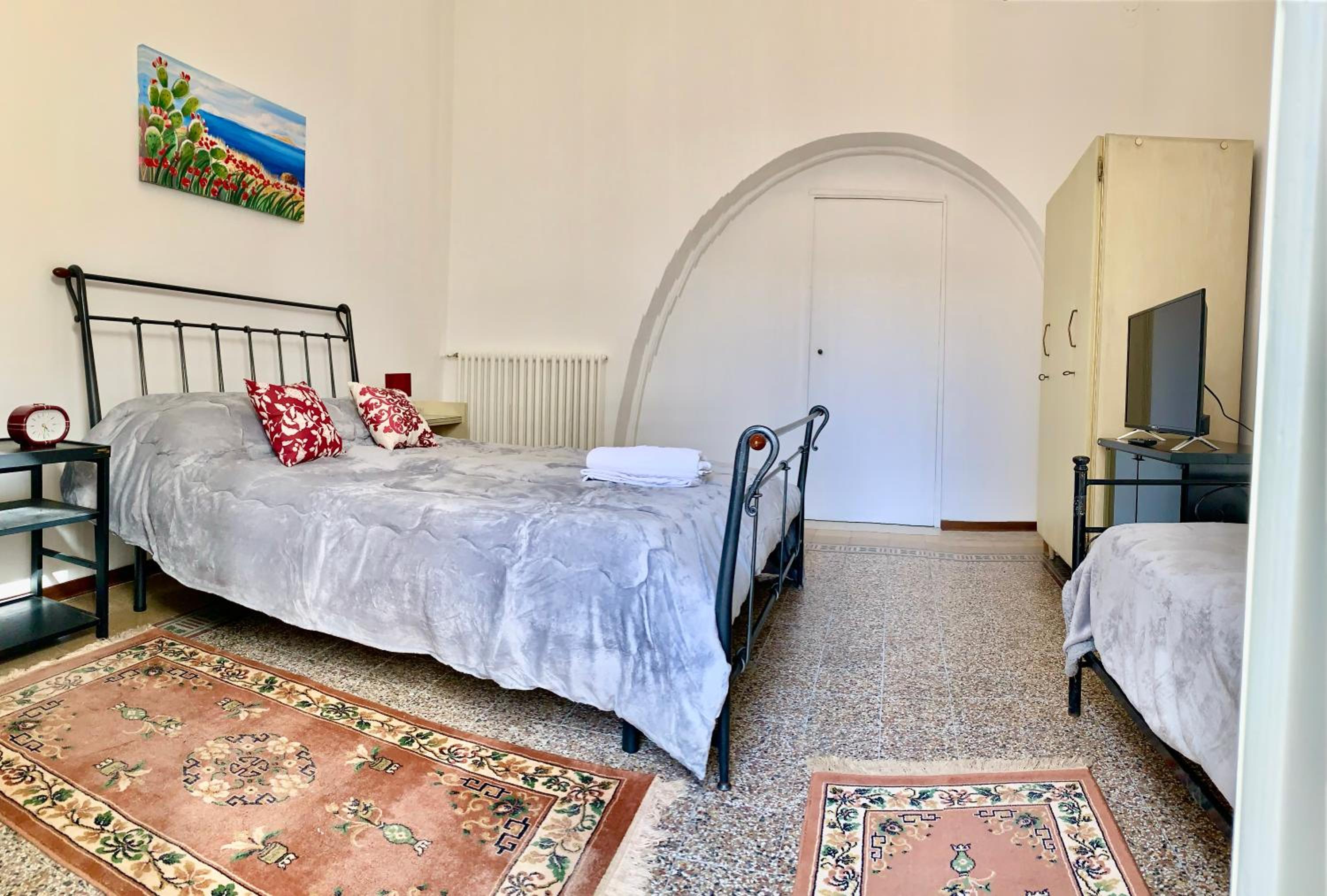 Suite with City View - Photo 20
