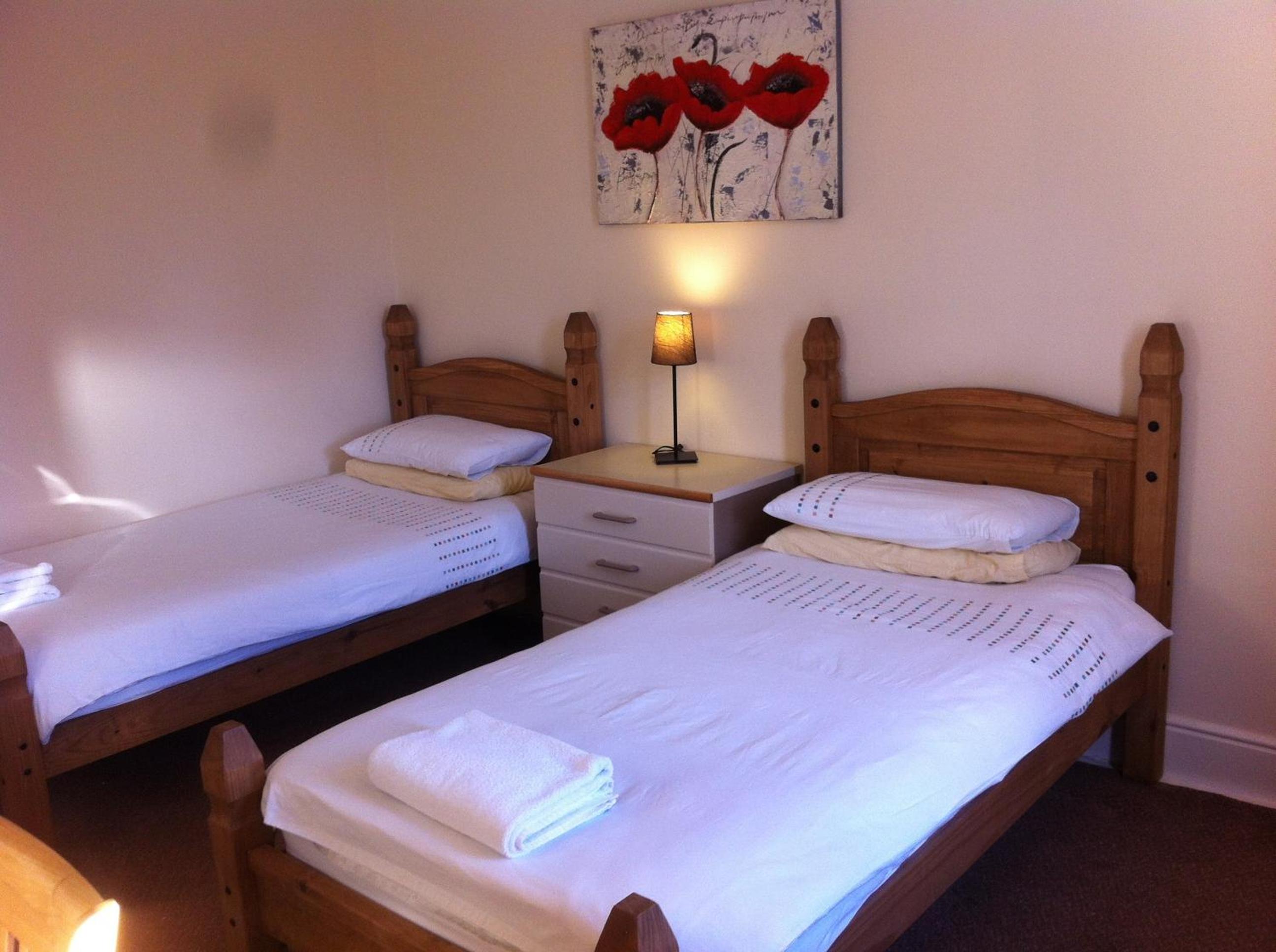 Twin Room - Photo 2