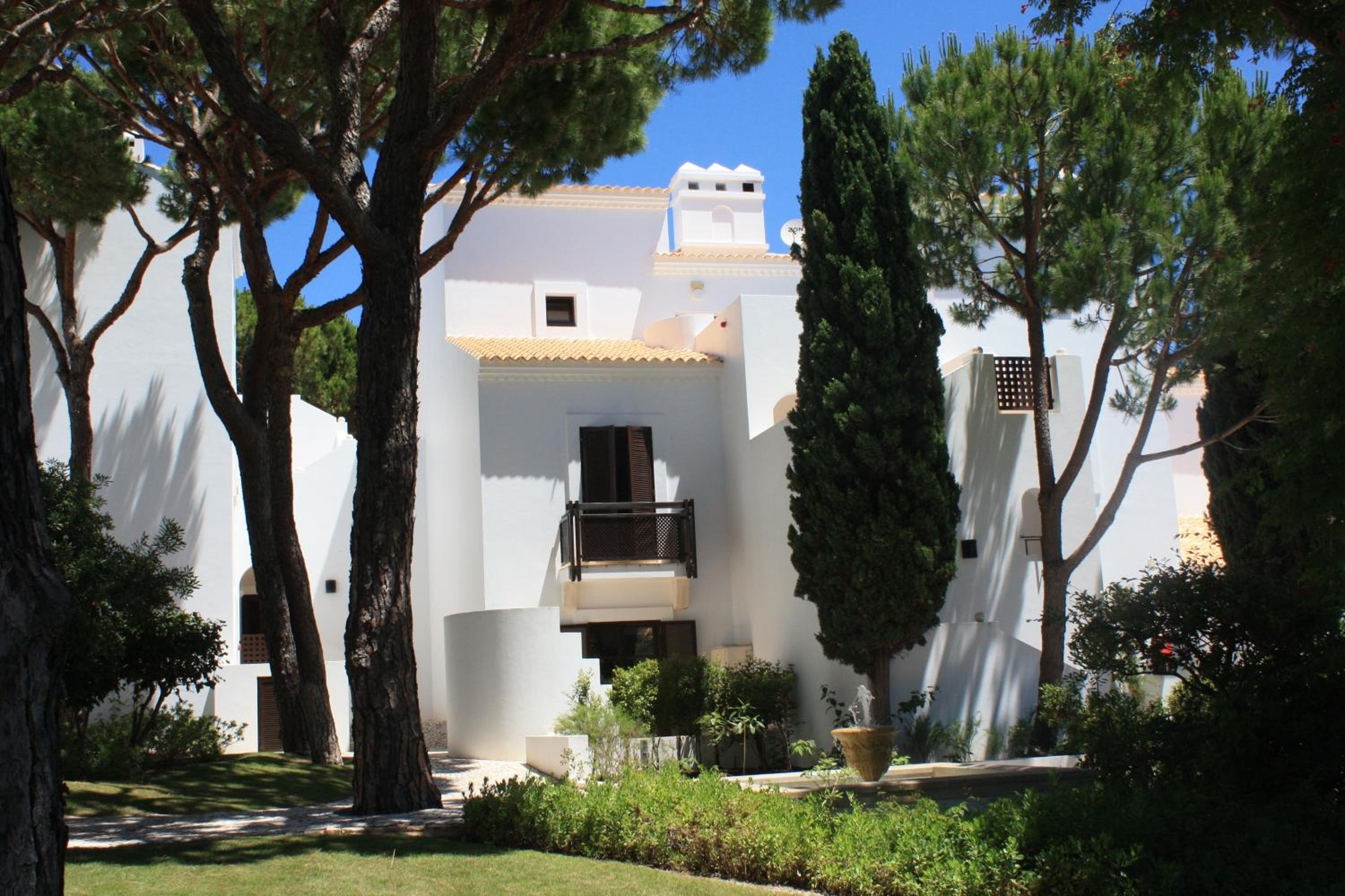 Deluxe Three-Bedroom Townhouse