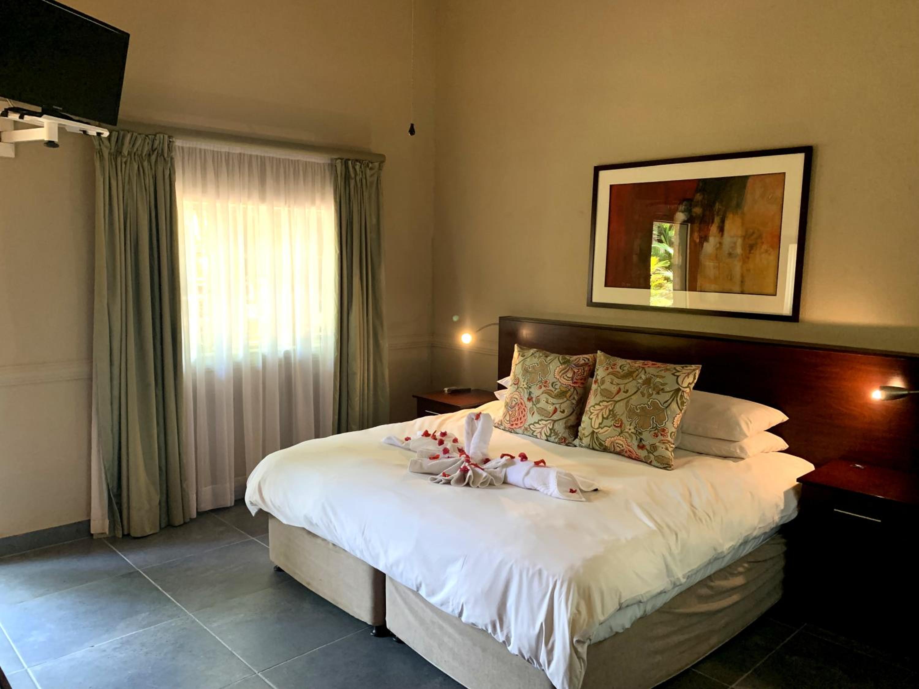 Standard Double Room - Photo 10