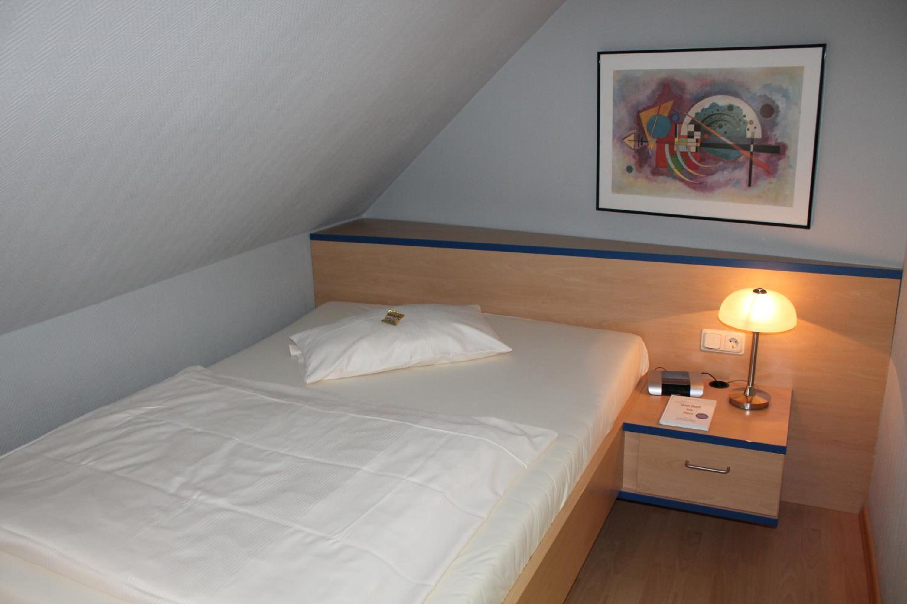 Single Room photo 3
