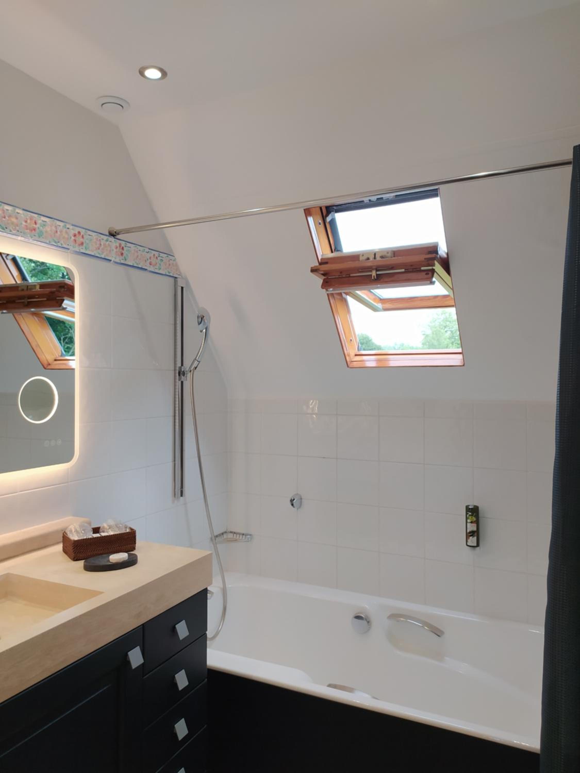 Junior Suite - Triple - Photo 8