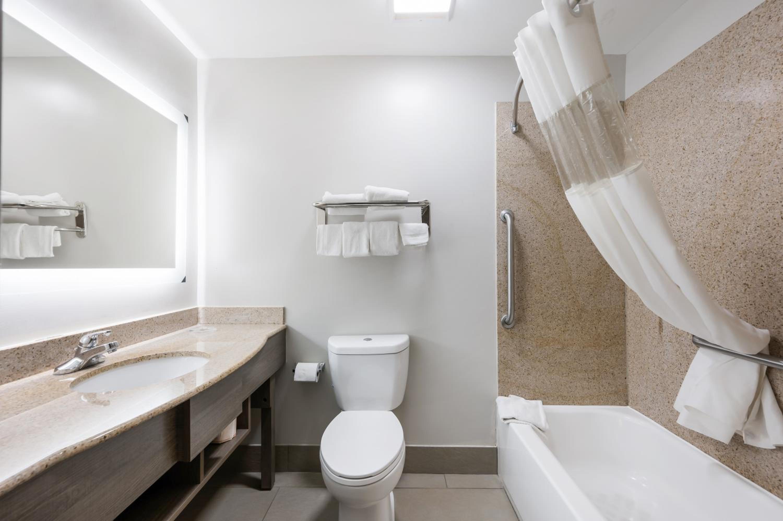 Suite King Room with Two Rooms Smoke Free - Photo 3