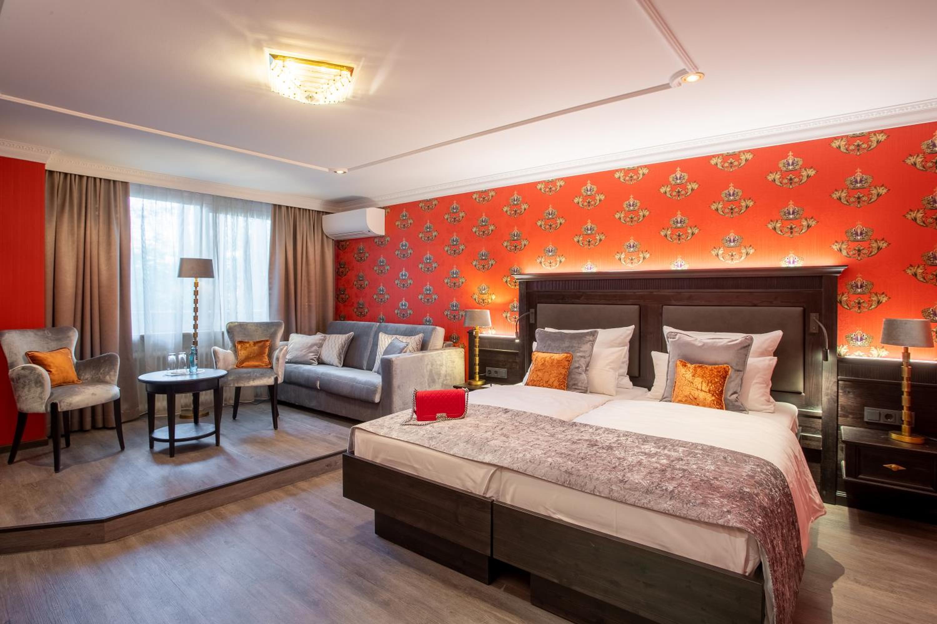 Superior Double or Twin Room thumbnail 6