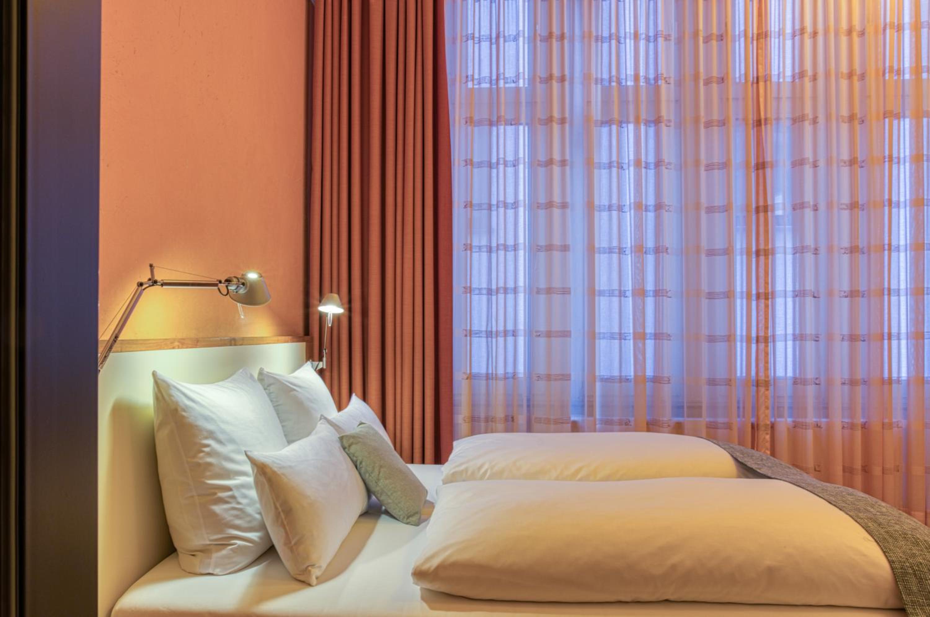 Business Double Apartment With Sofa Bed photo 3