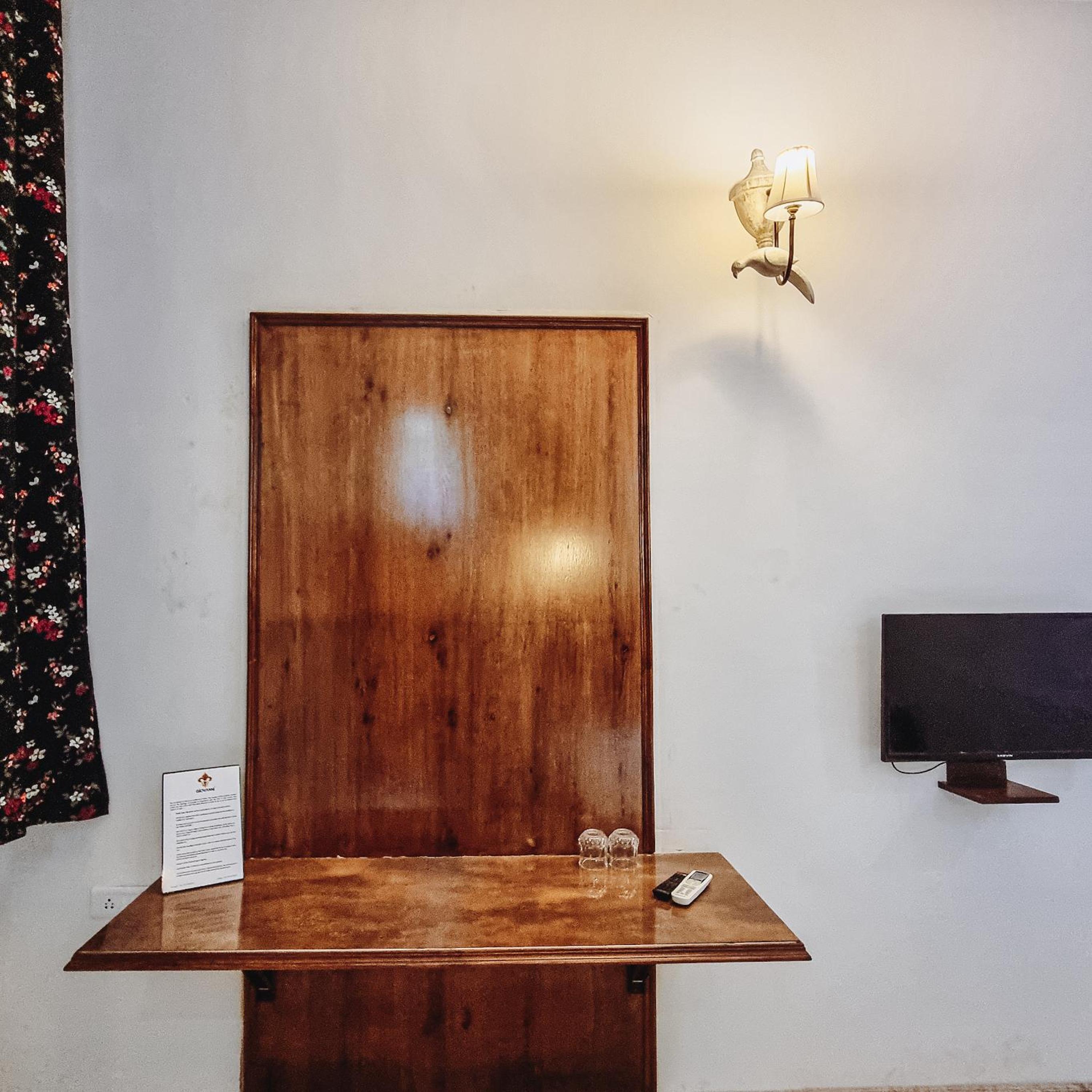 Executive Suite - Photo 21
