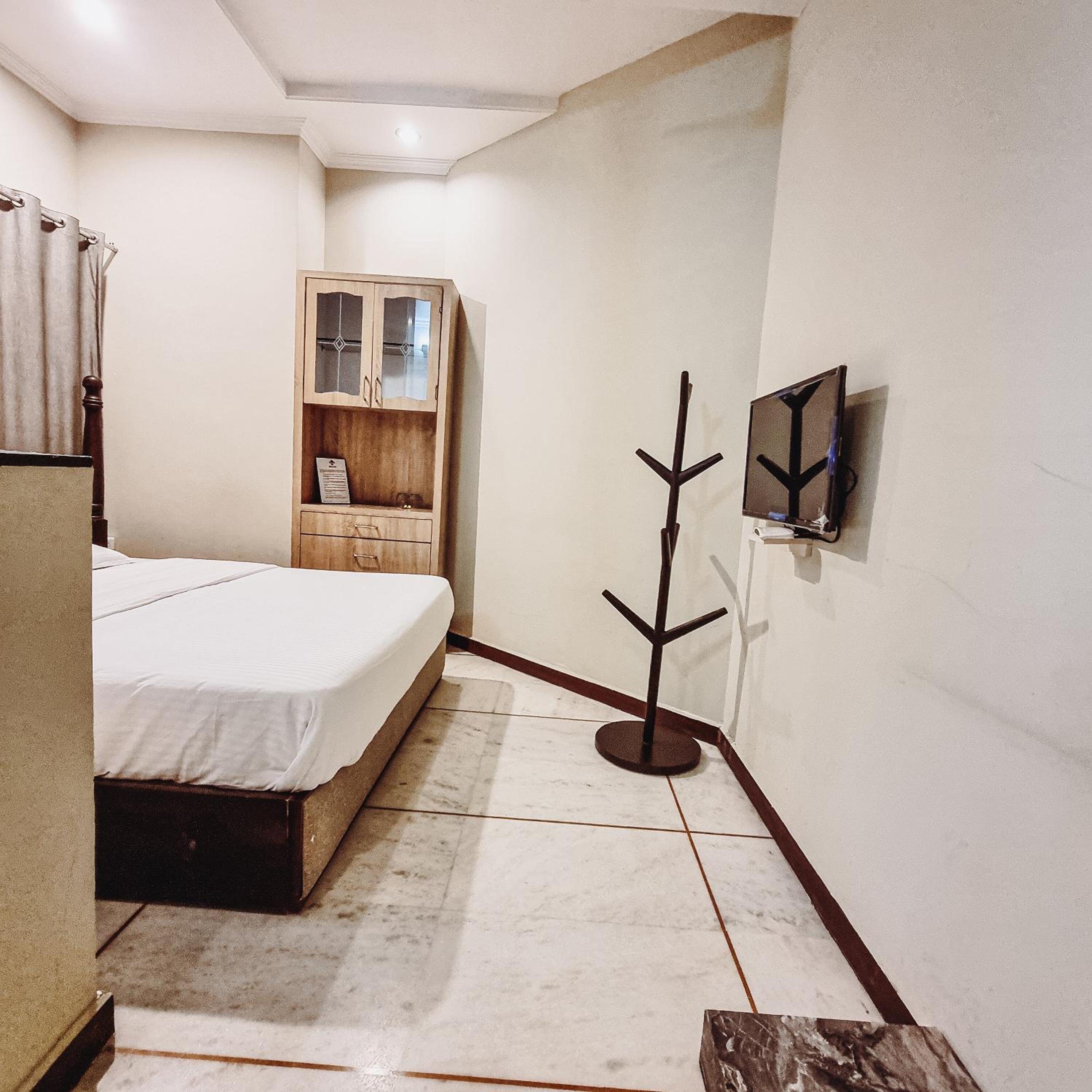Deluxe Double Room - Photo 18