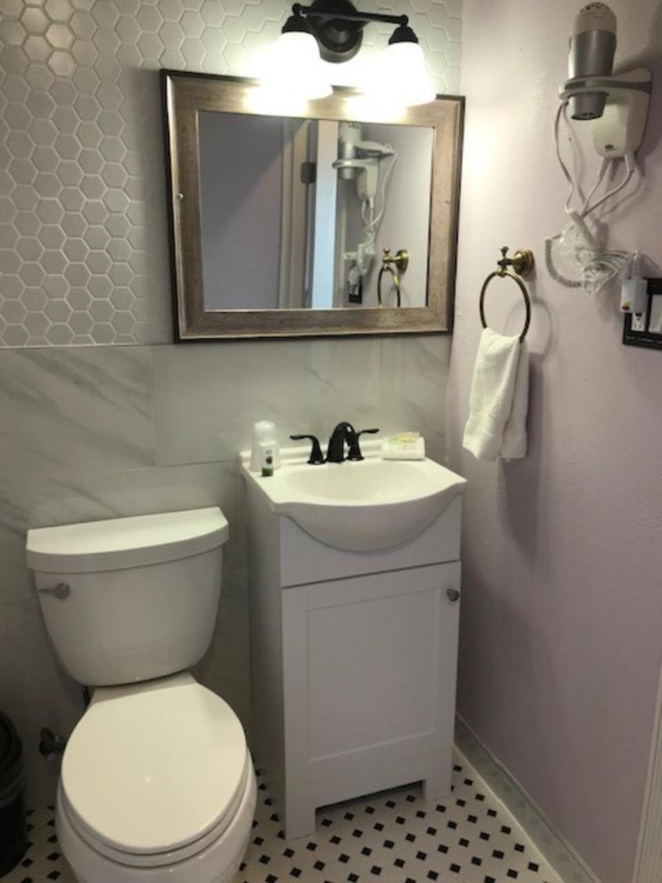 Single Queen Room photo 3