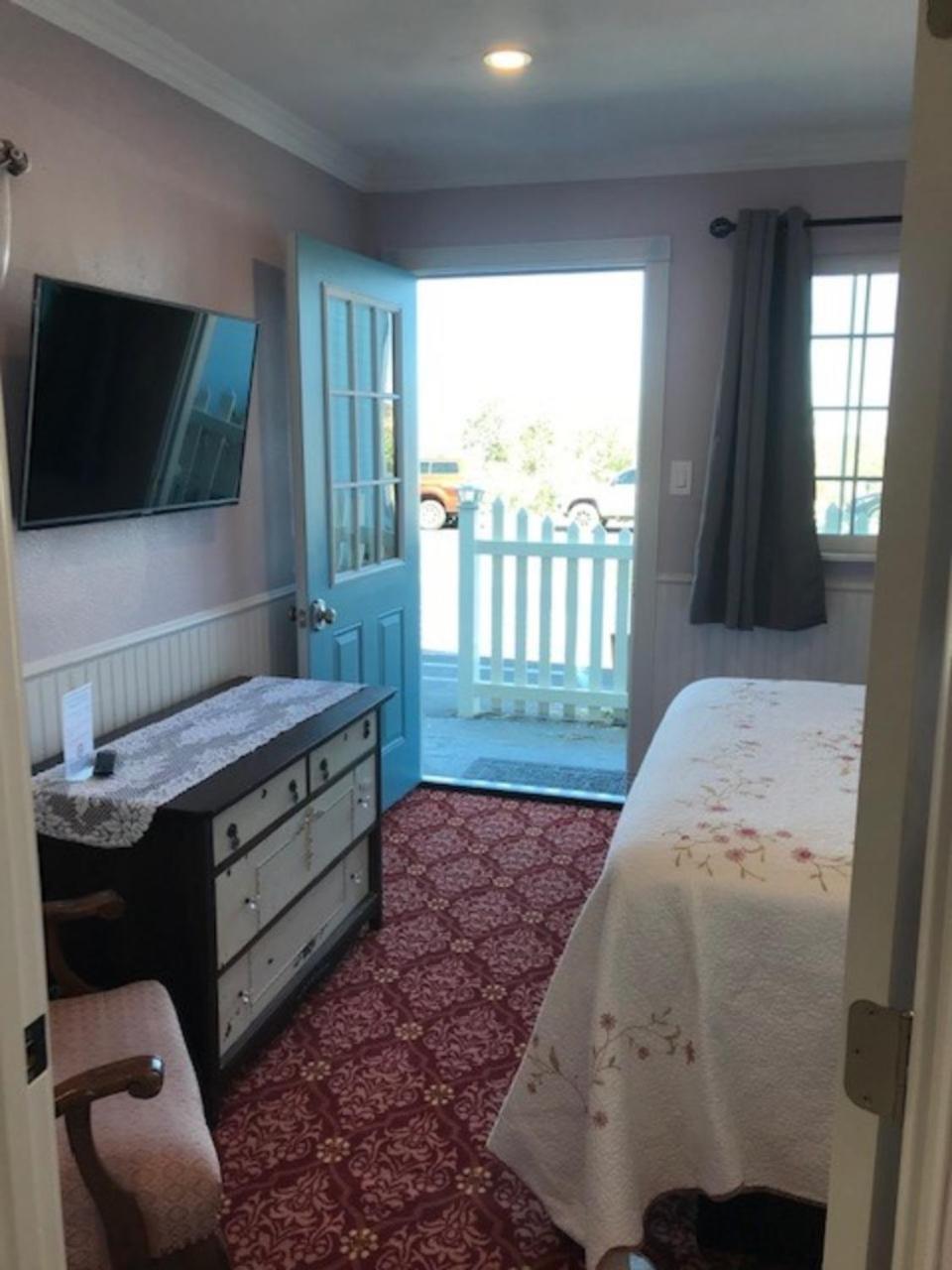 Single Queen Room photo 2