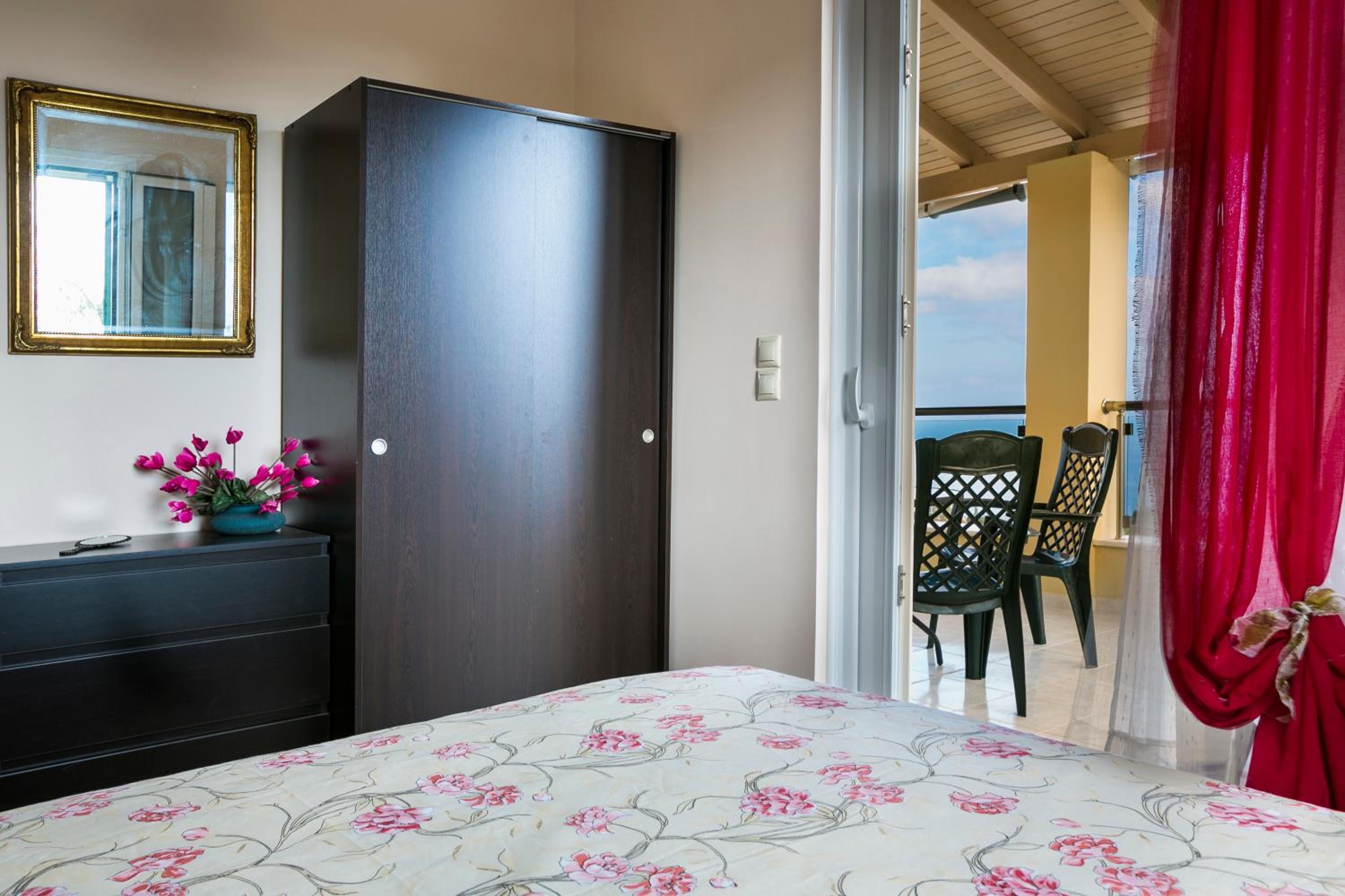 Three-Bedroom Villa photo 1