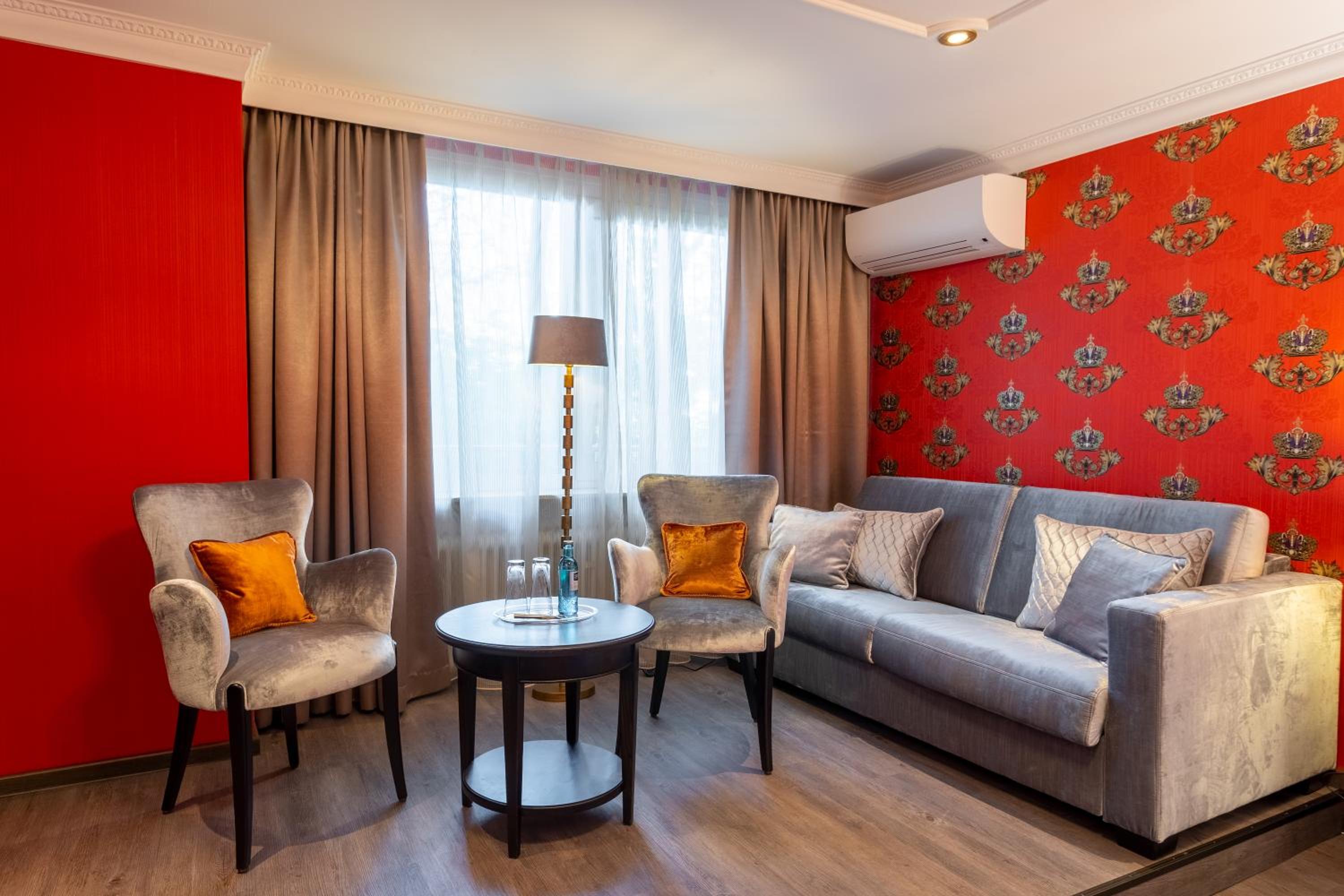 Superior Double or Twin Room thumbnail 5