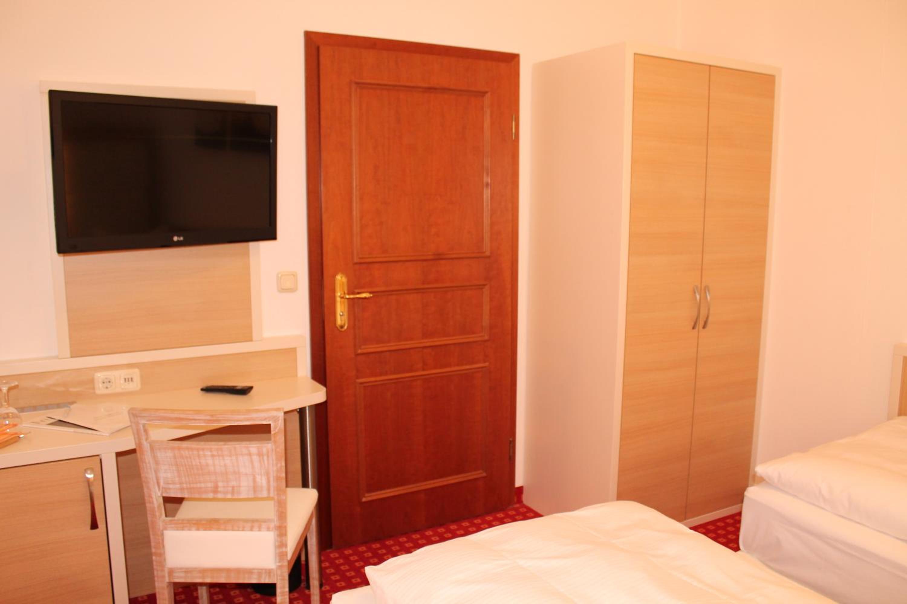 Single Room photo 2