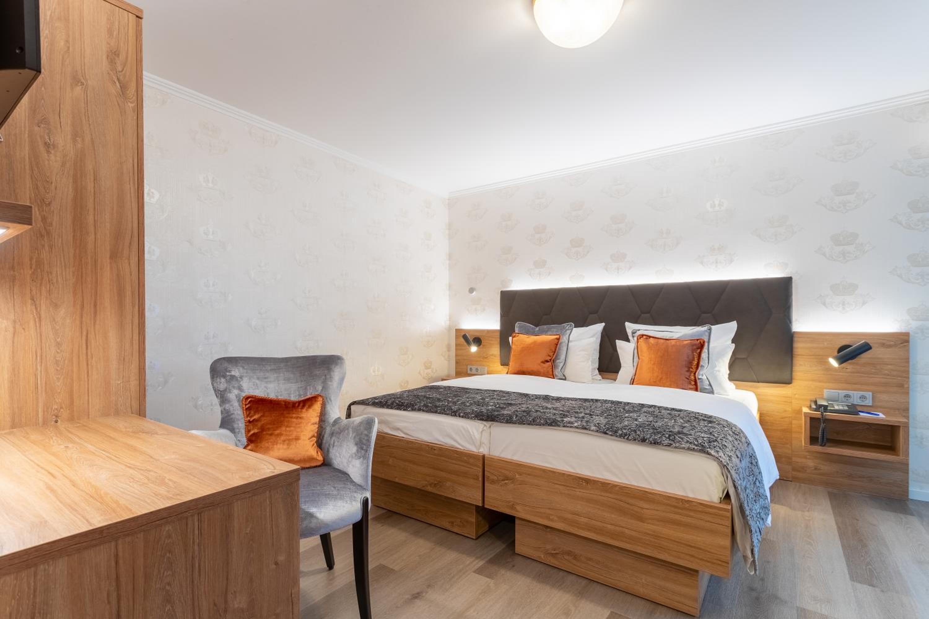 Superior Double or Twin Room - Photo 10