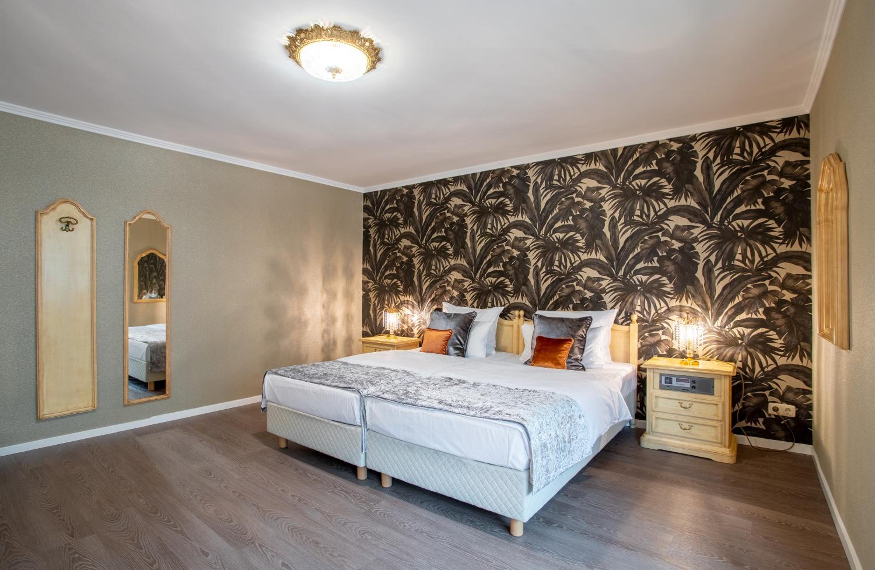 Superior Double or Twin Room - Photo 15