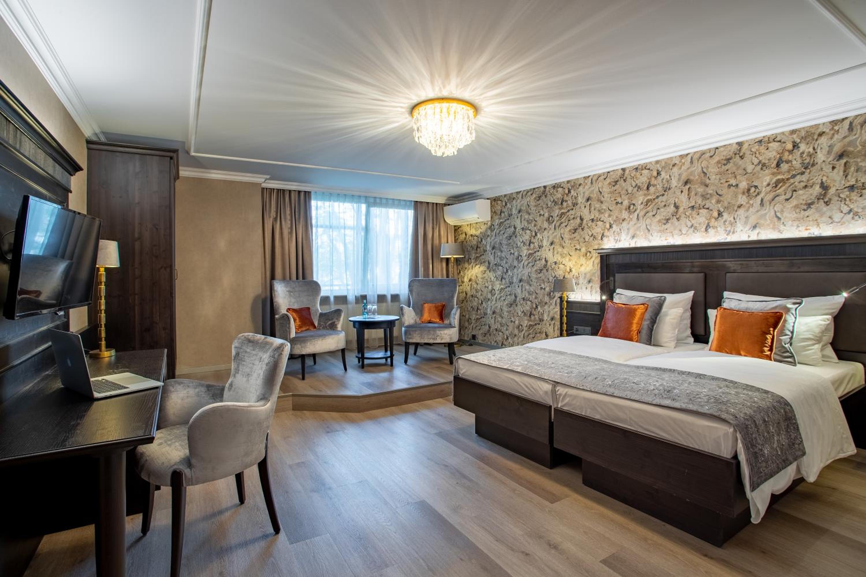 Superior Double or Twin Room - Photo 14