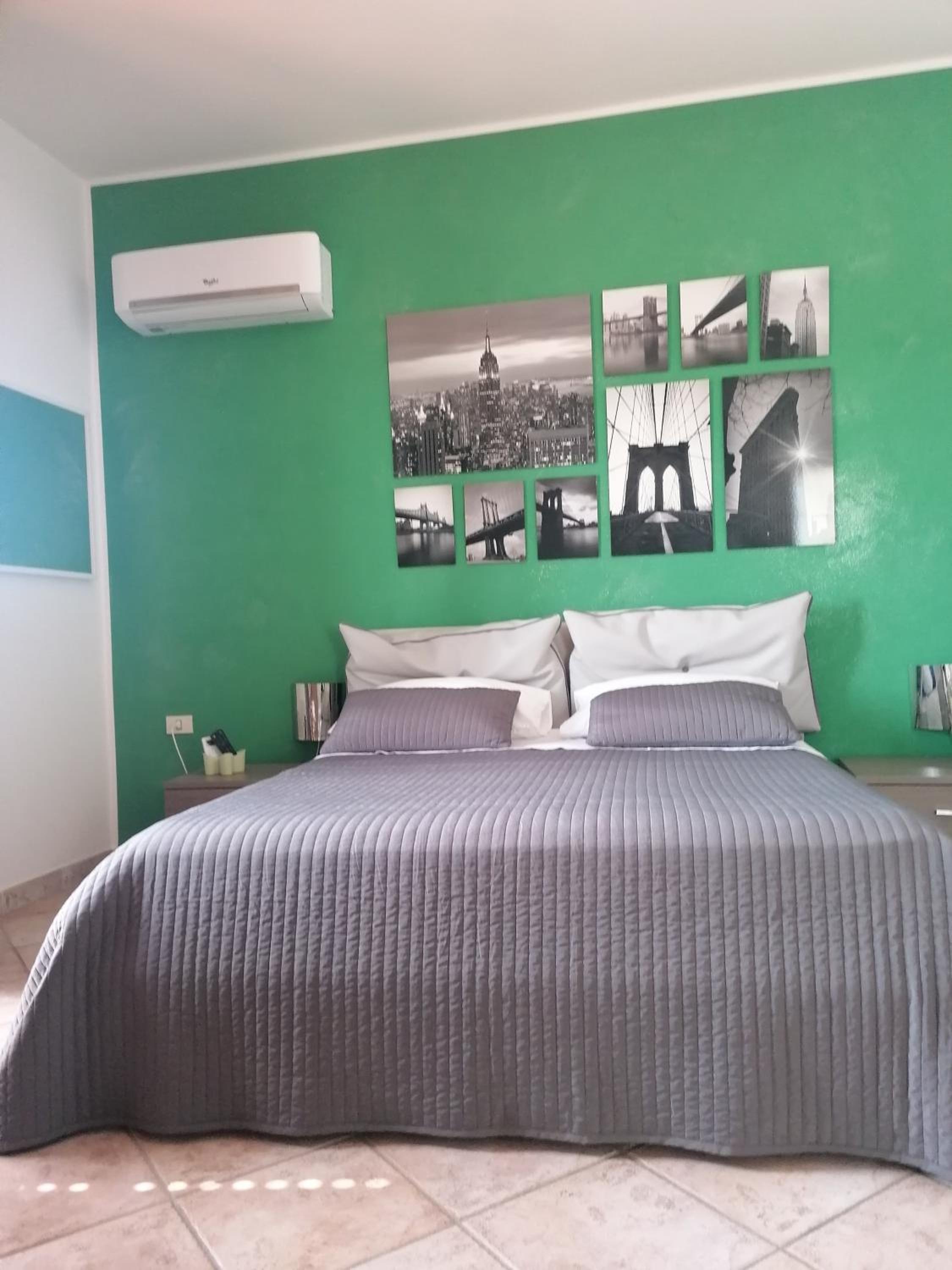 Double Room with Balcony - Photo 5