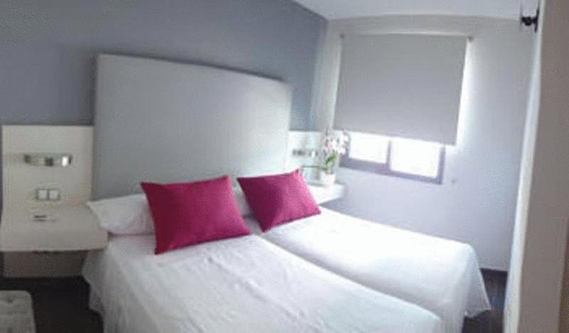 Double Room - Photo 5