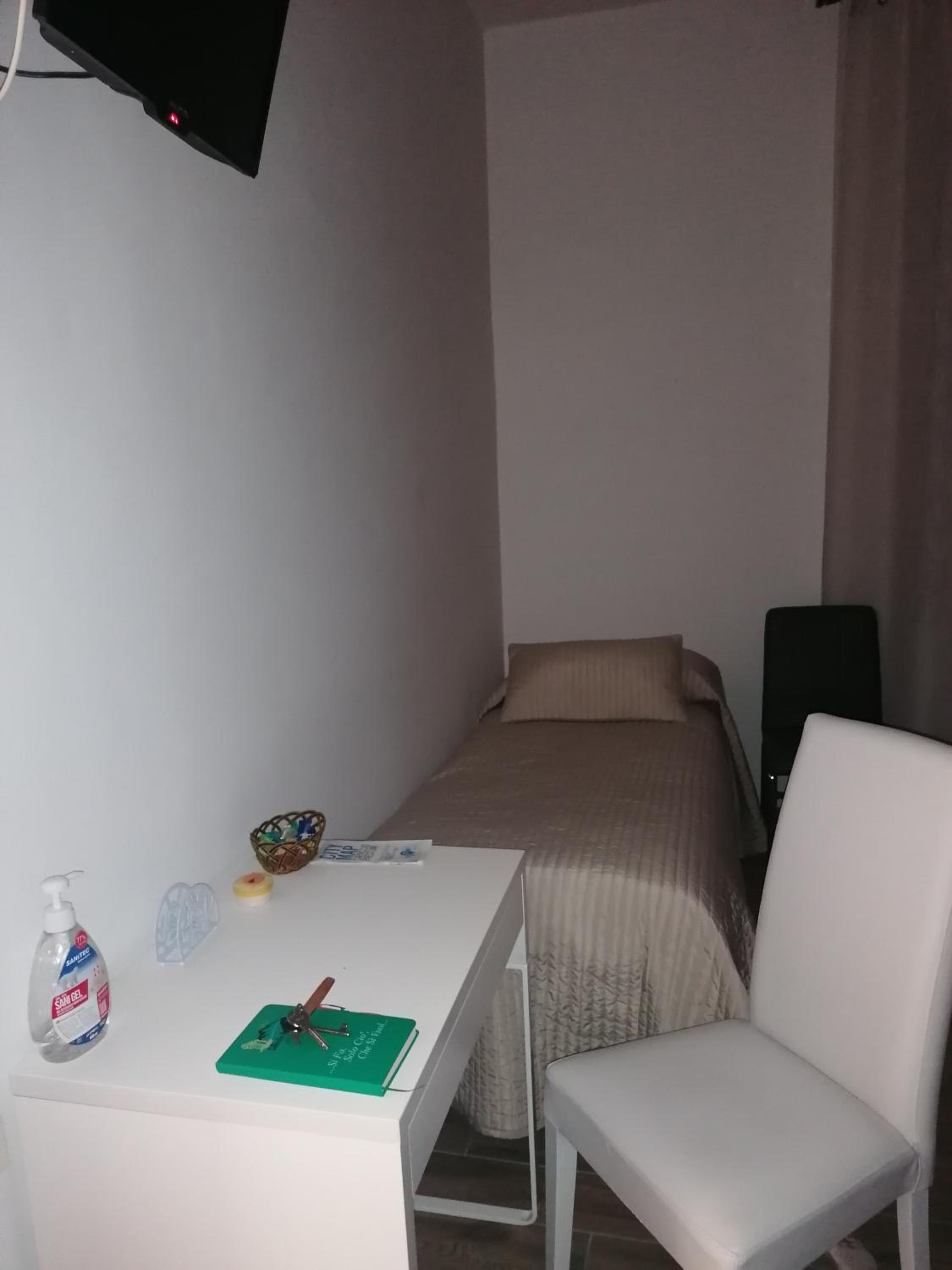 Double Room with Garden View - Photo 6