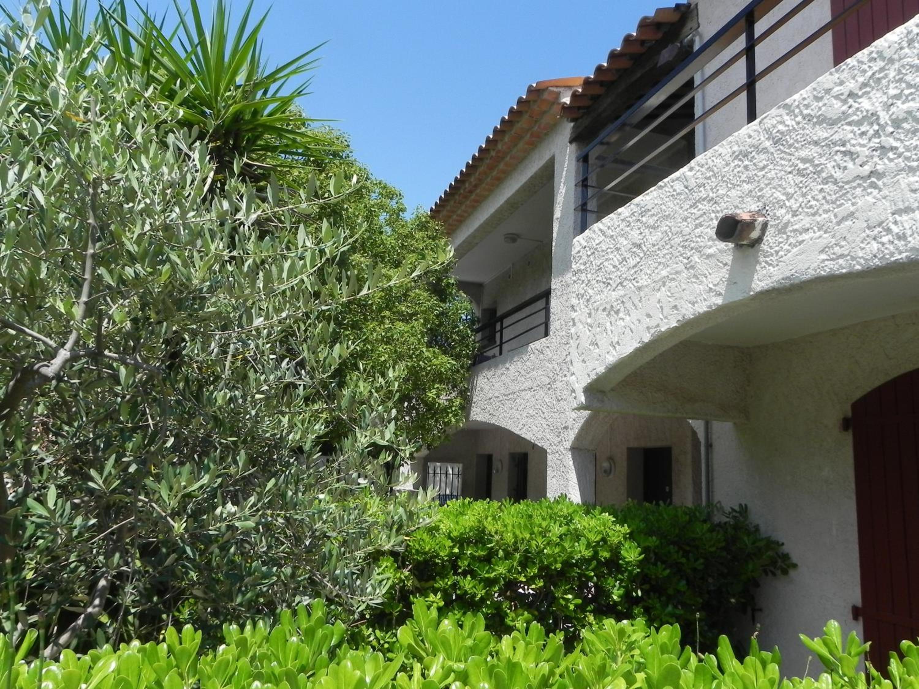 Two-Bedroom Apartment with Garden View photo 1