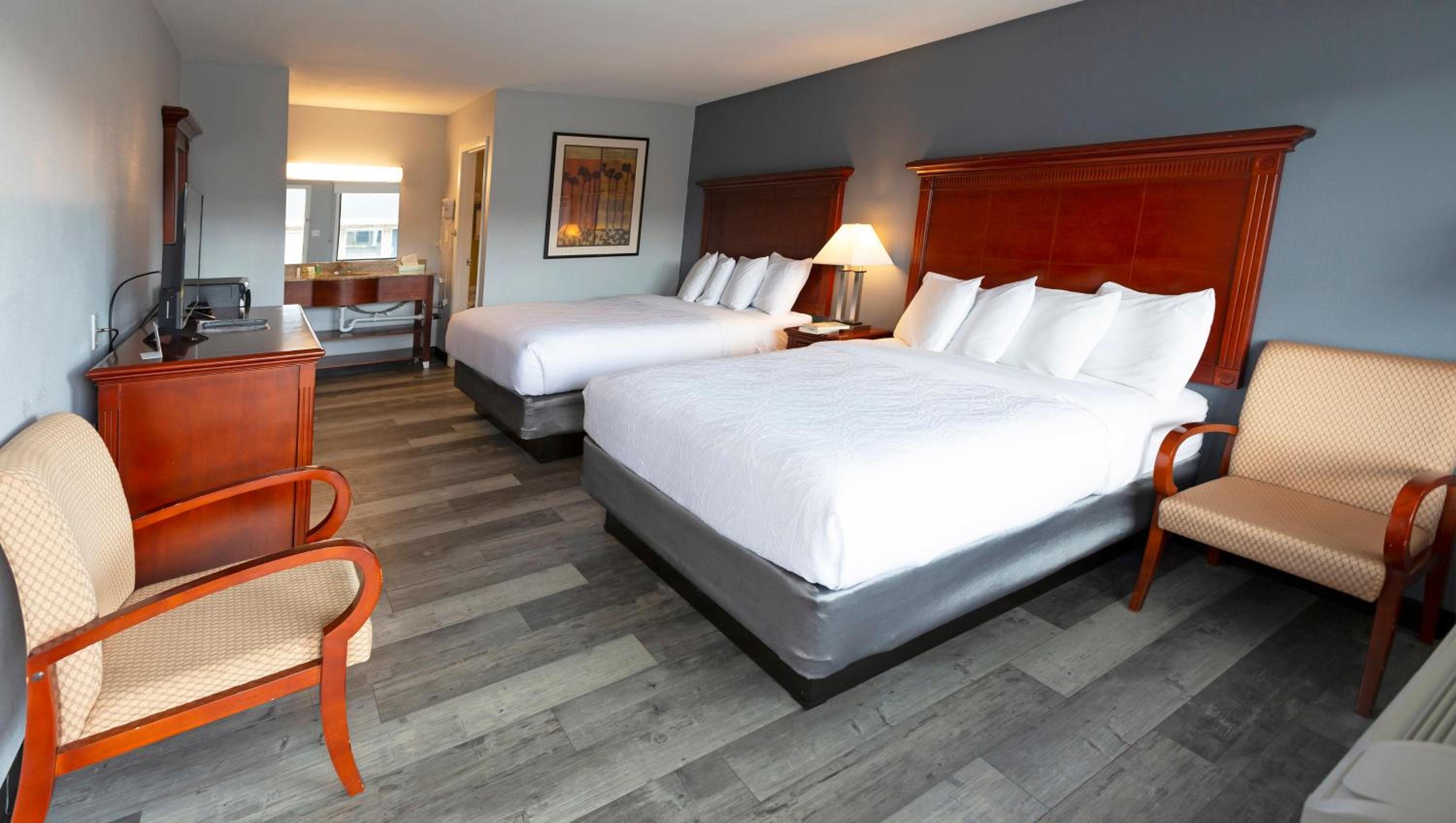 Double Room with Two Double Beds - Non-Smoking - Photo 5