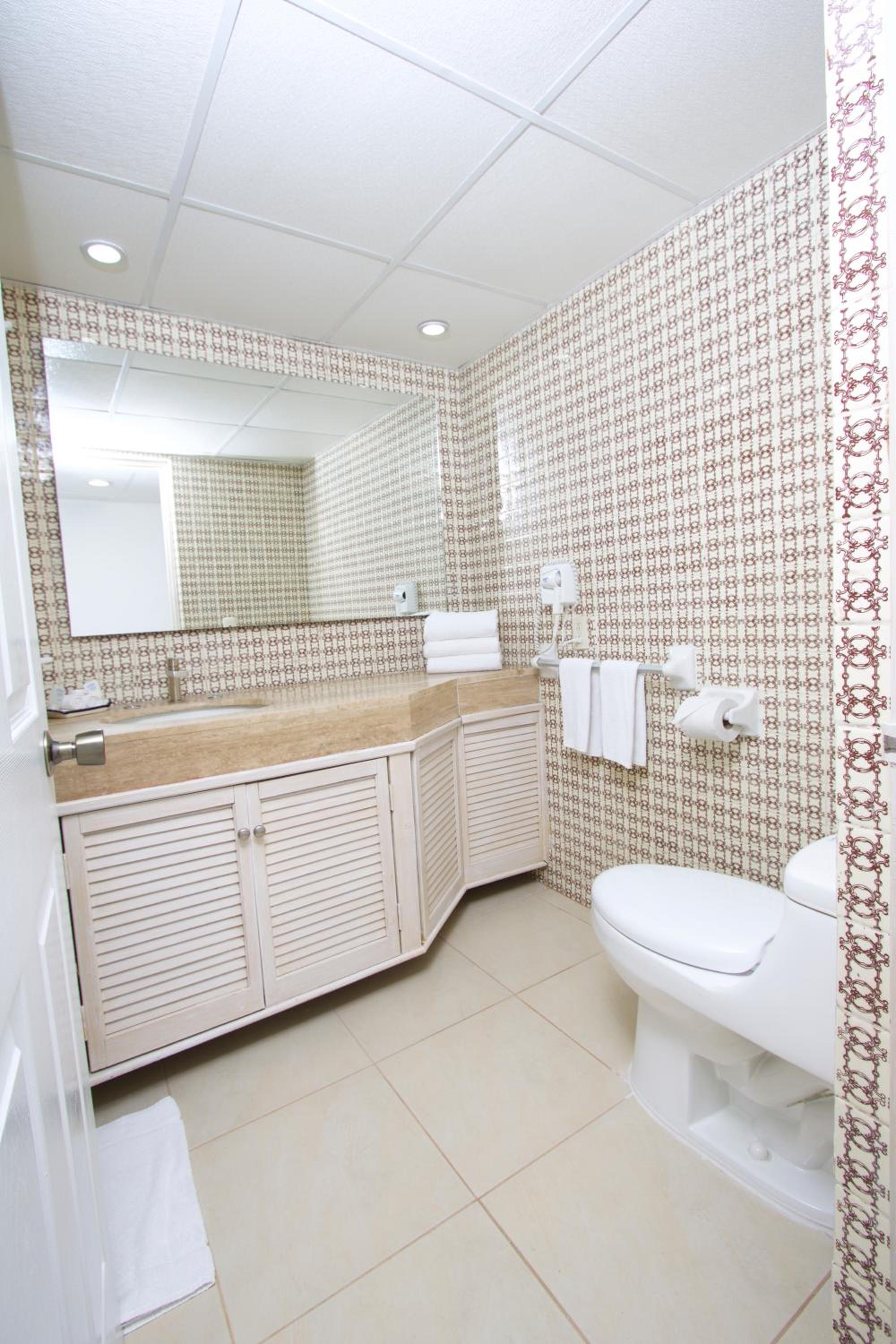 King Room with Ocean Front View - Photo 3