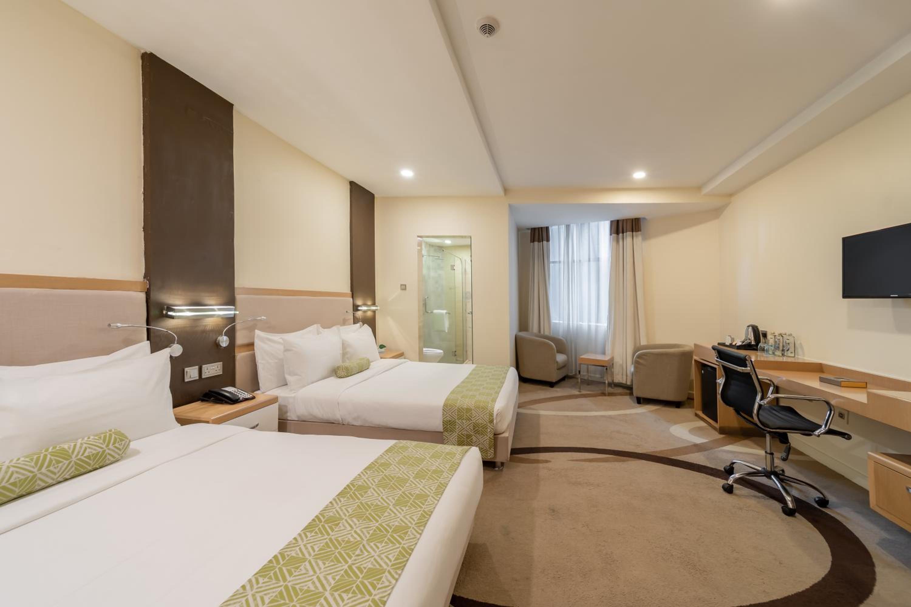 Superior Triple Room photo 2