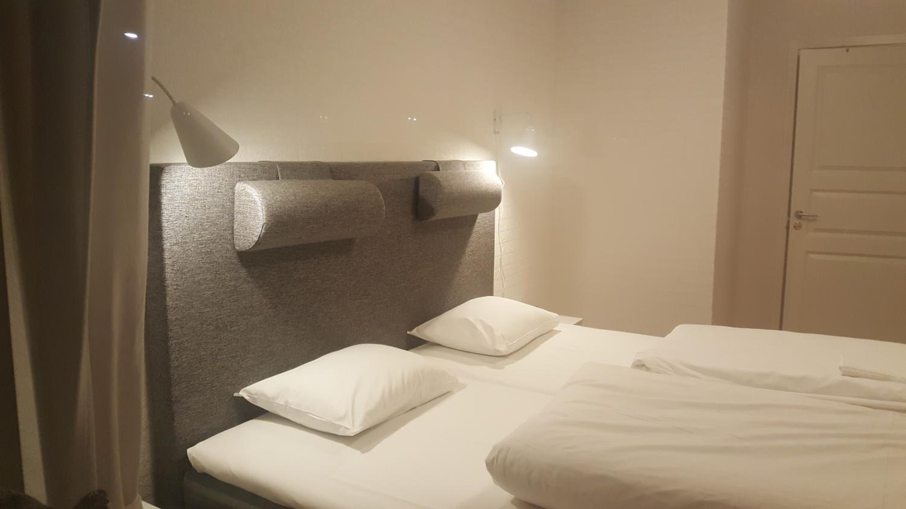Deluxe Twin Room - Photo 7