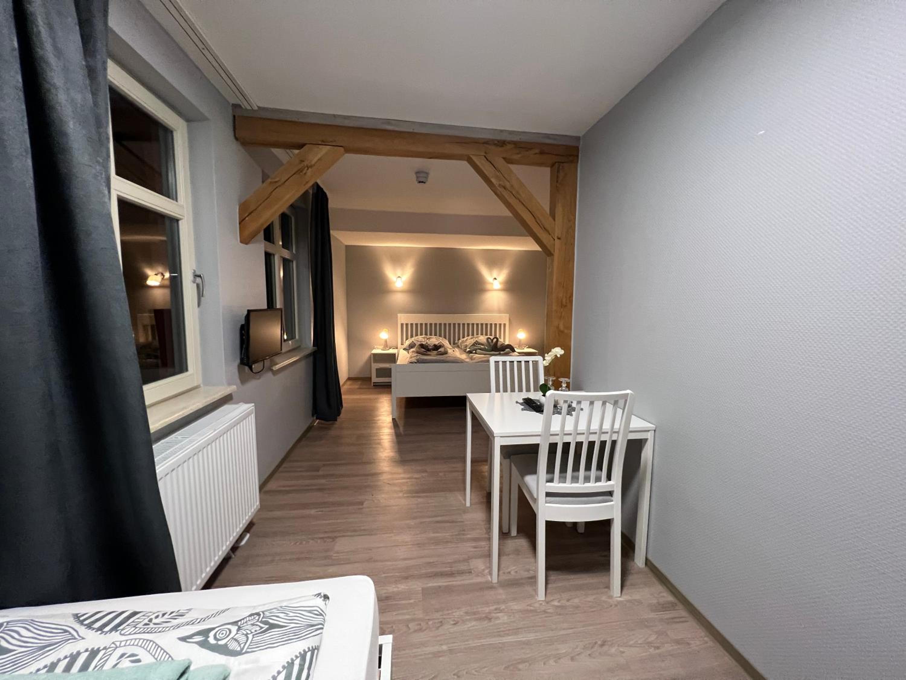 Economy Triple Room with Shared Bathroom photo 2
