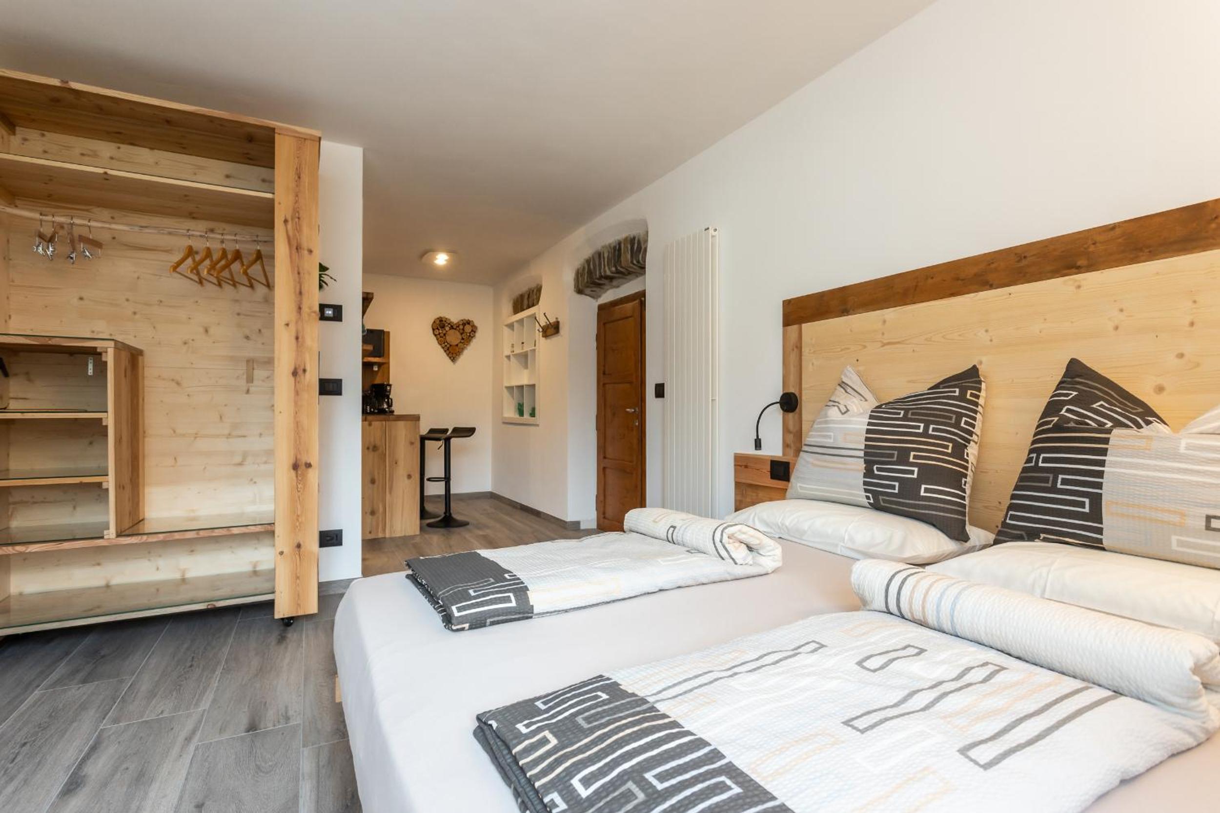 Deluxe Double or Twin Room photo 3