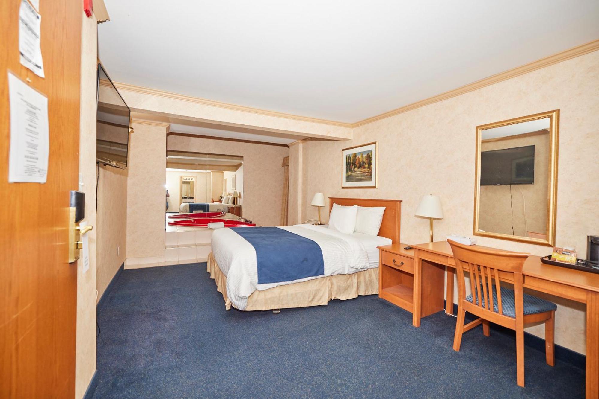 Queen Room with Spa Bath - Photo 3