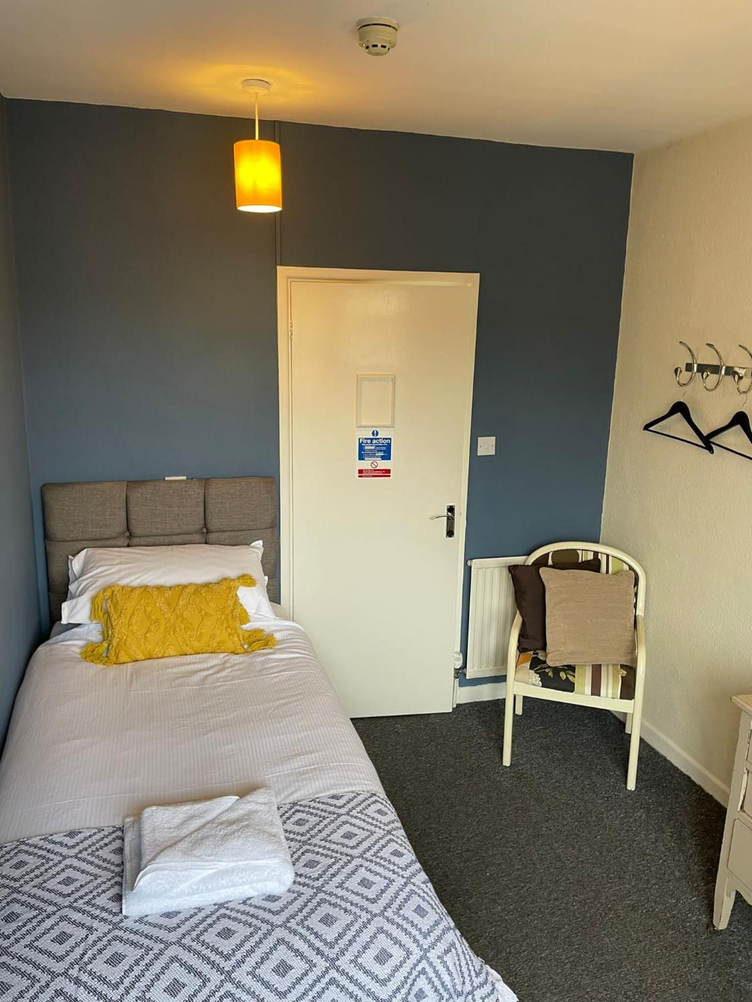 Single Room photo 3