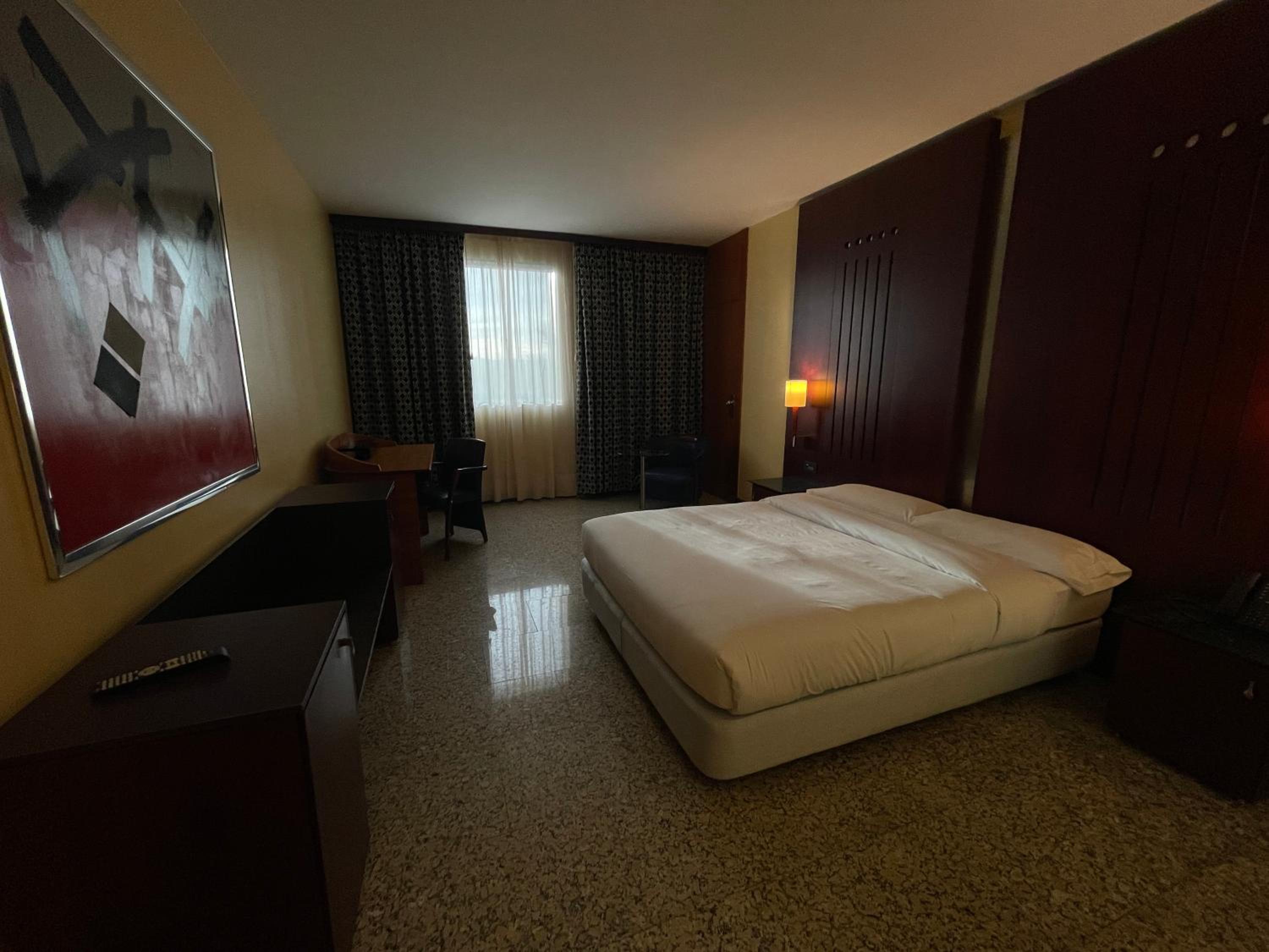 Large Double Room - Photo 1