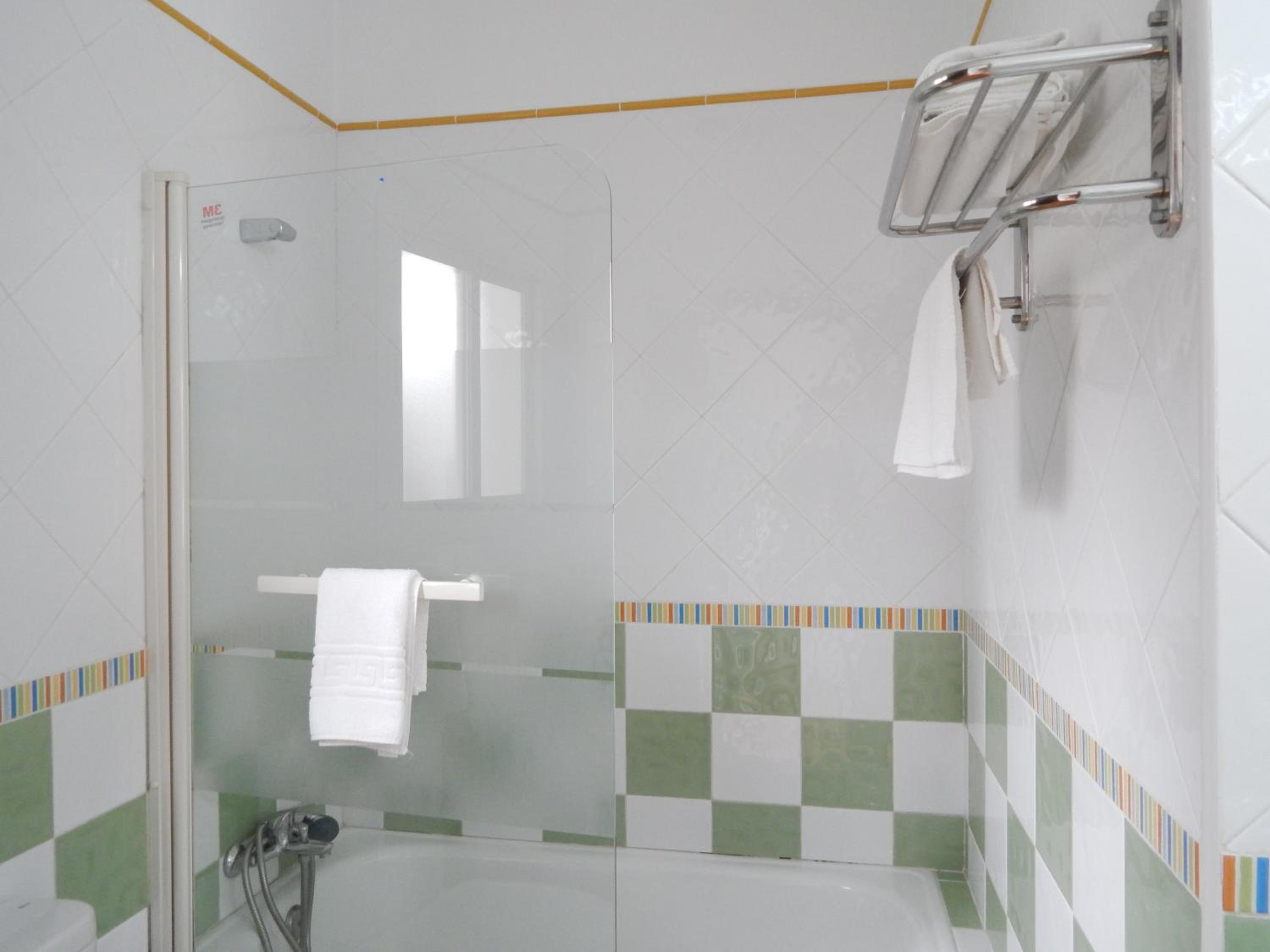 Double or Twin Room photo 3