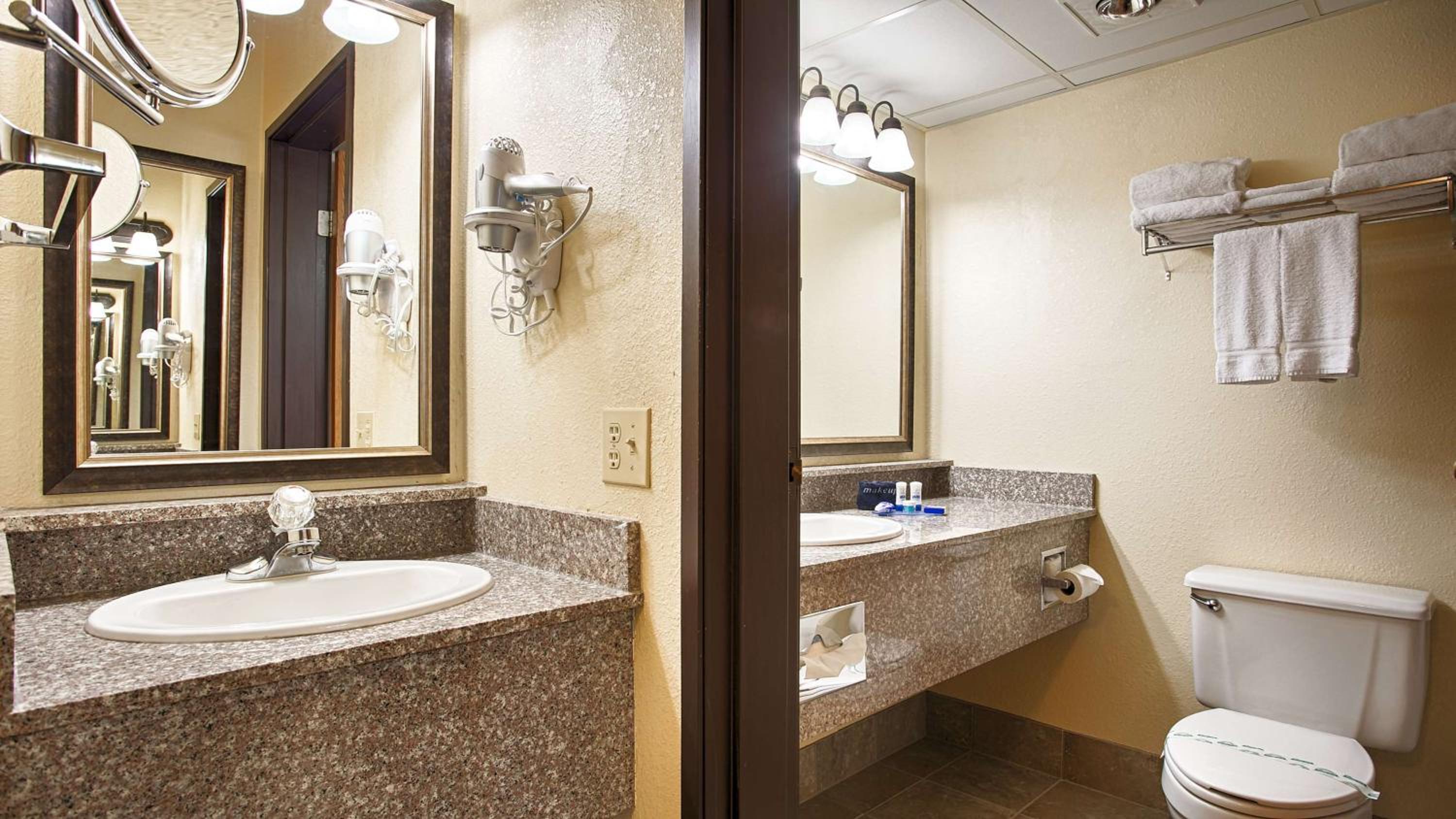 Queen Room - Non-Smoking - Photo 3