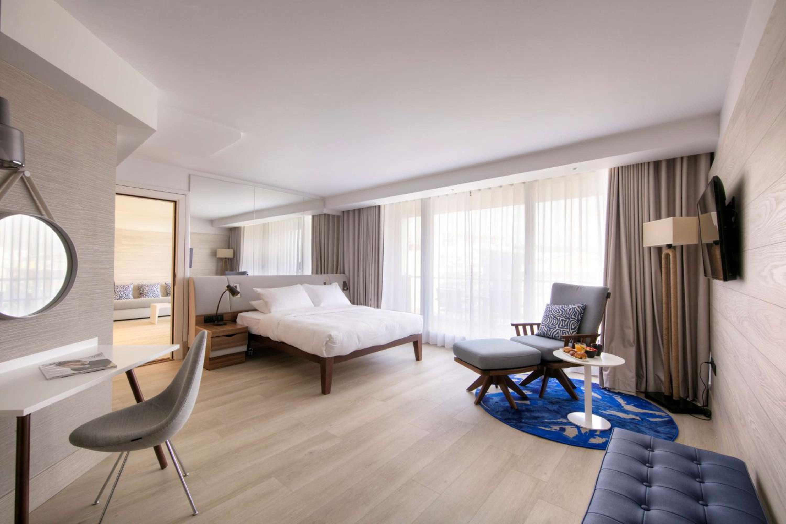 Bay View Suite with Terrace - Photo 6