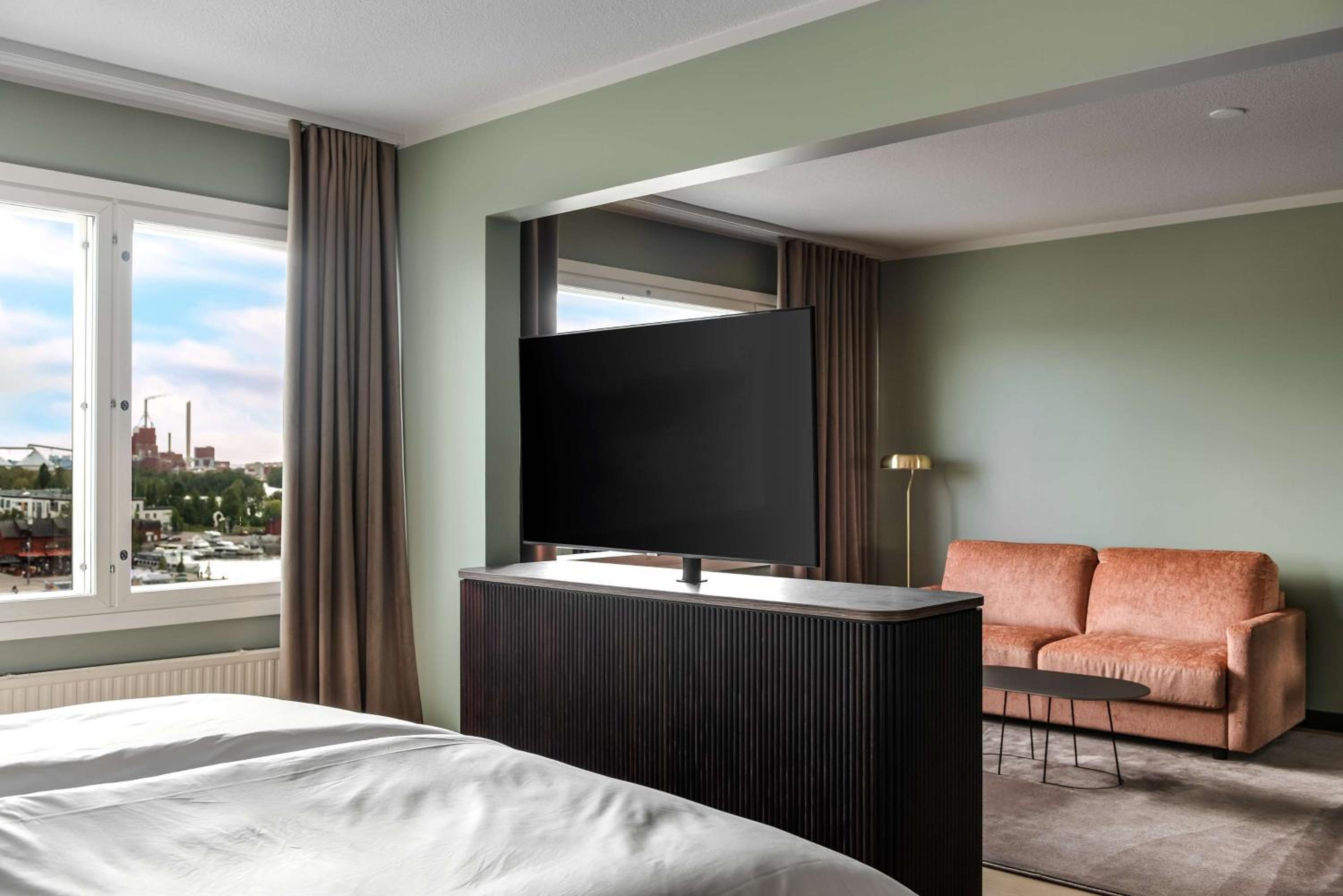 Junior Suite - High Floor - Photo 4