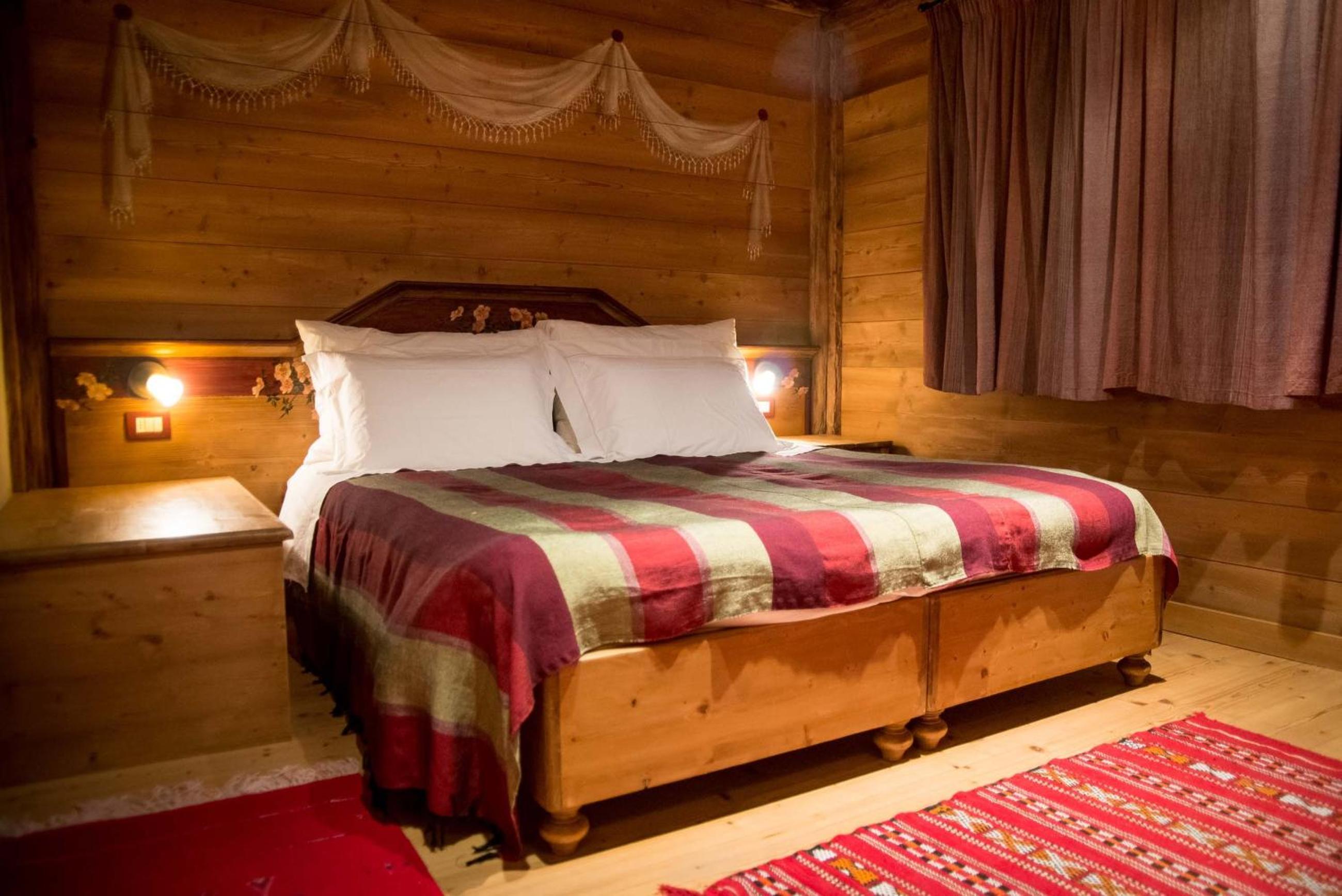 Double Room with Private Bathroom - Photo 1