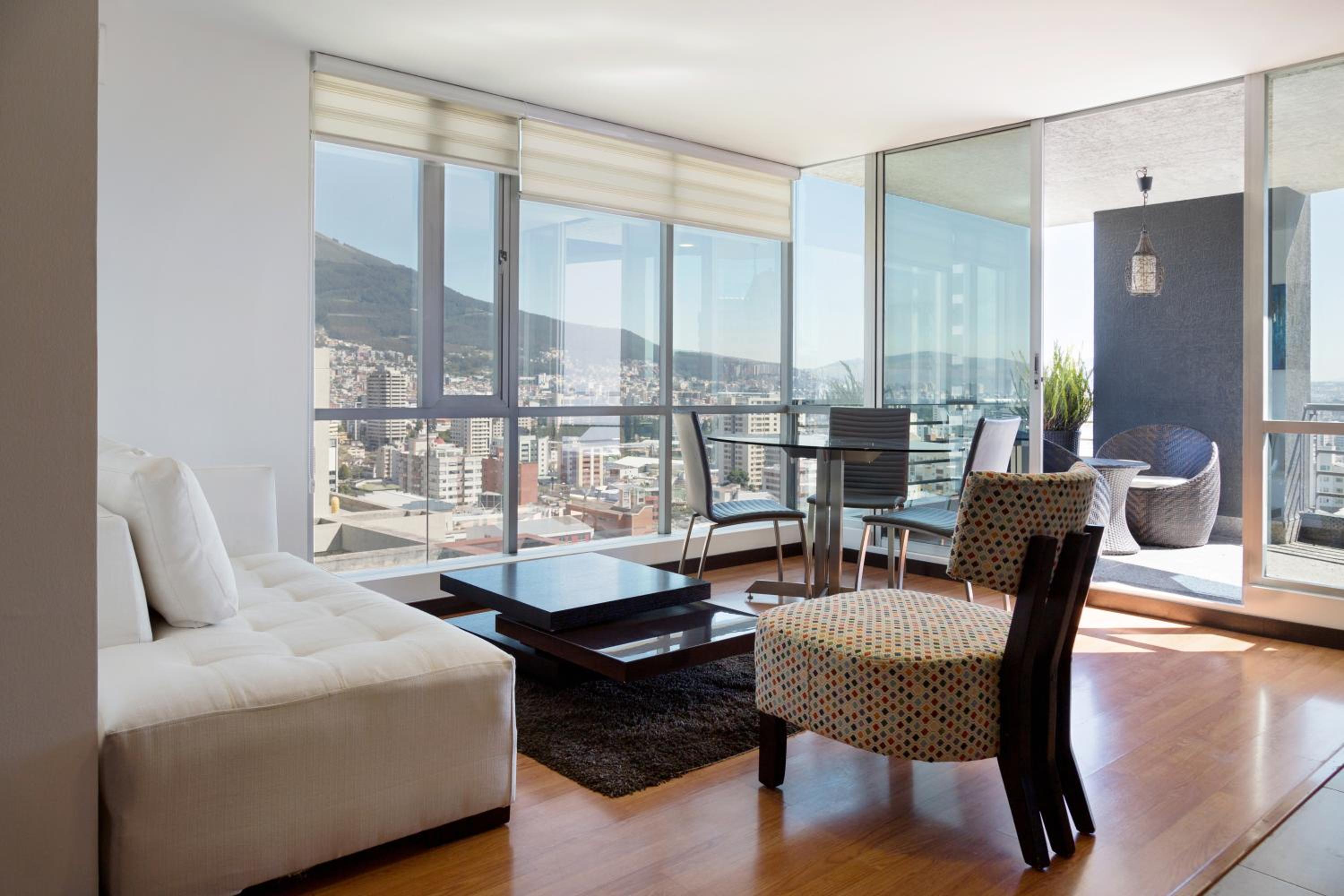 Apartment with Balcony 1003